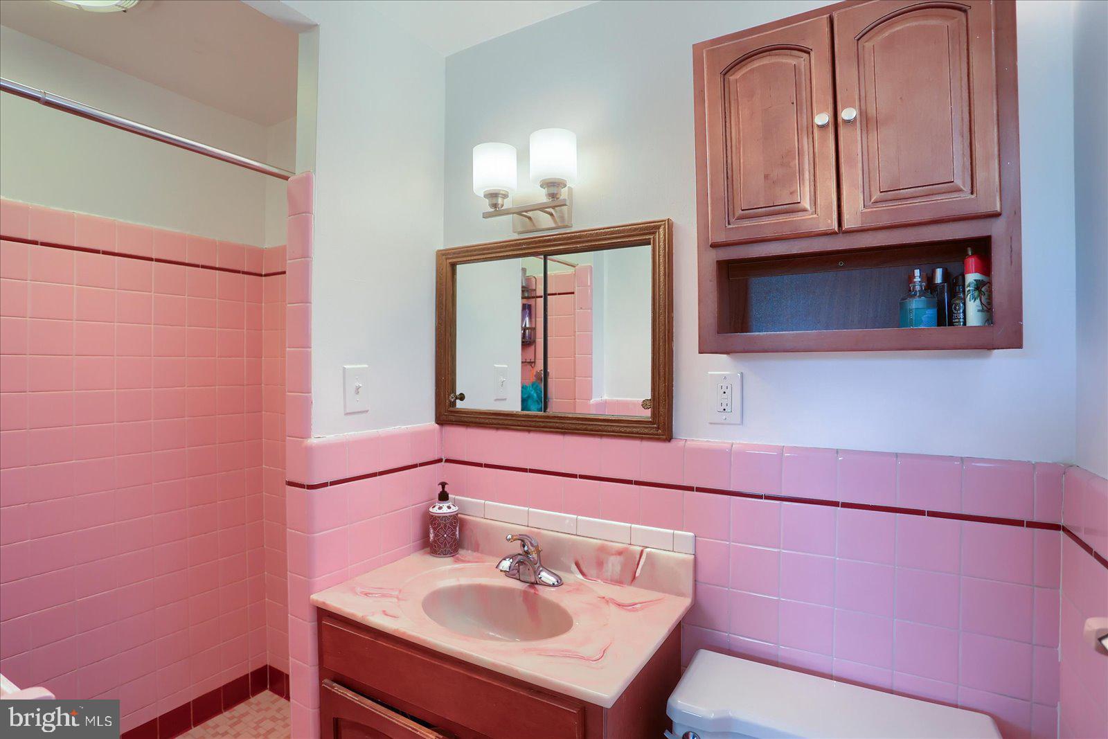 HOLLYWOOD HEIGHTS - Residential