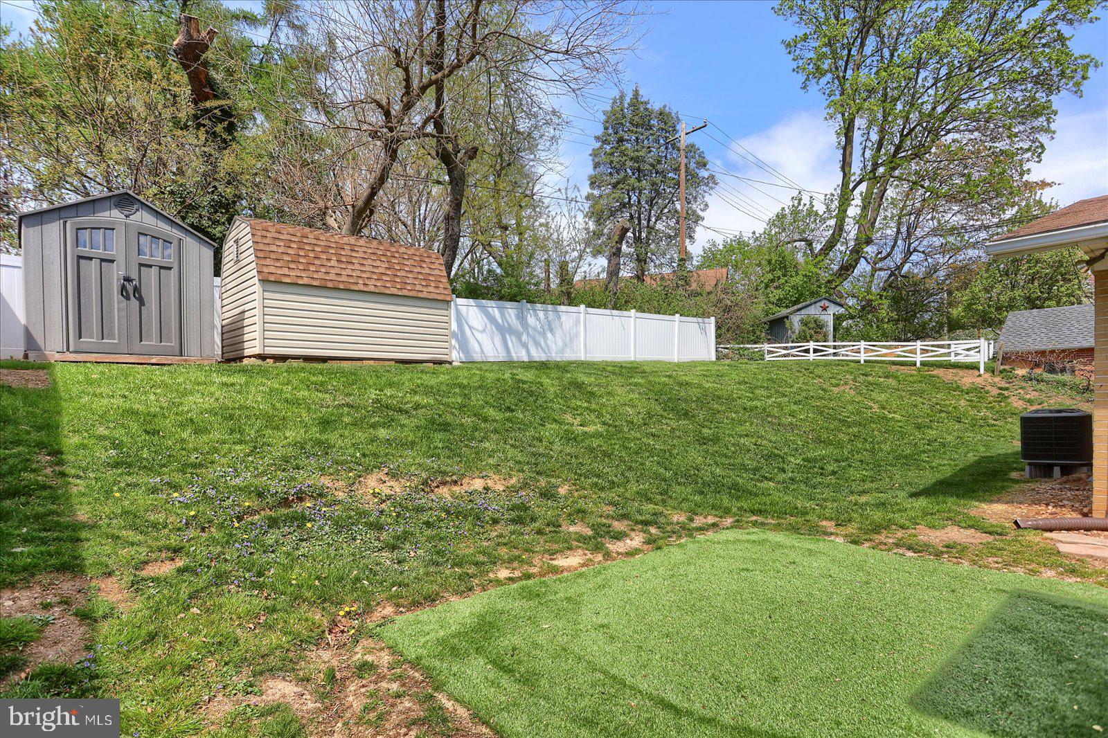 HOLLYWOOD HEIGHTS - Residential