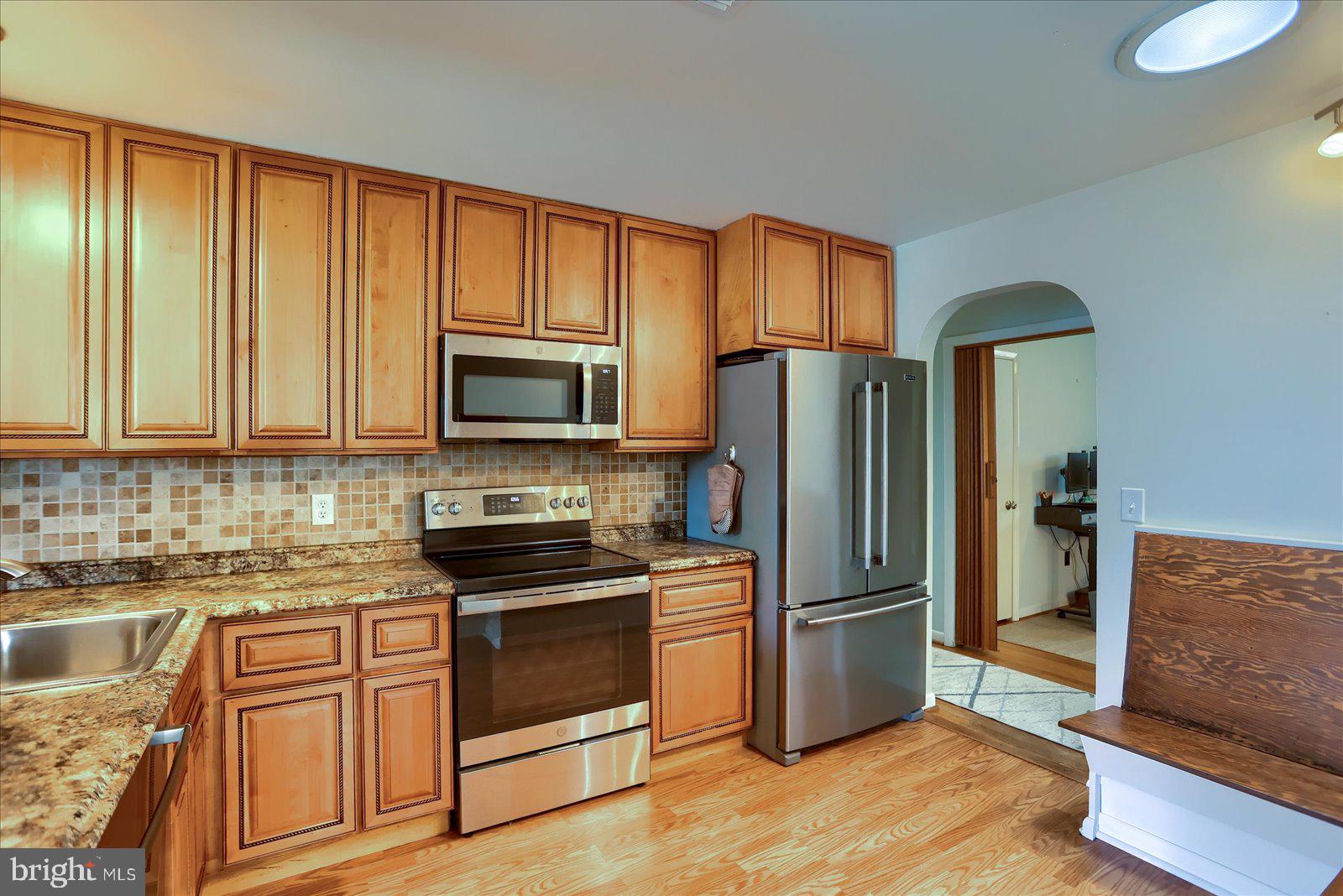 HOLLYWOOD HEIGHTS - Residential