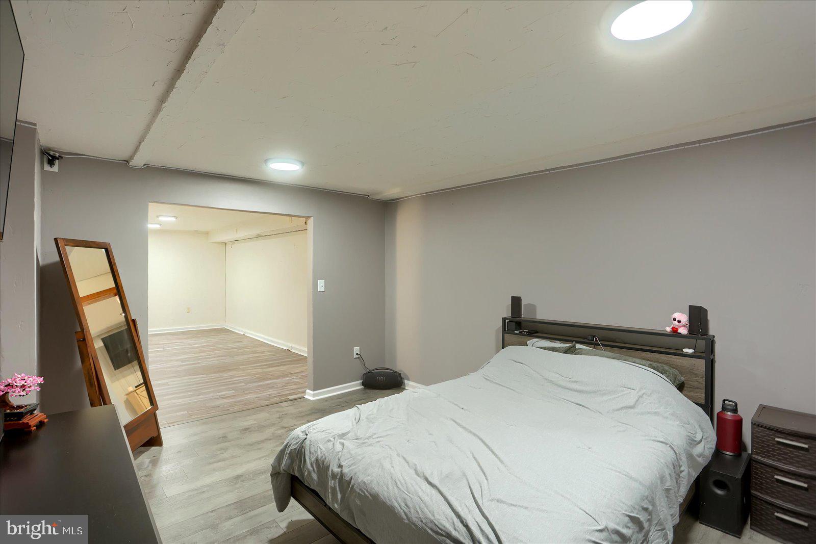 HOLLYWOOD HEIGHTS - Residential