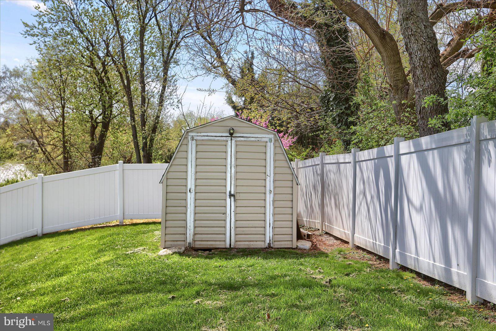 HOLLYWOOD HEIGHTS - Residential