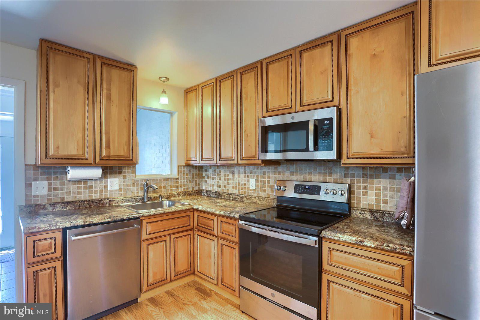 HOLLYWOOD HEIGHTS - Residential