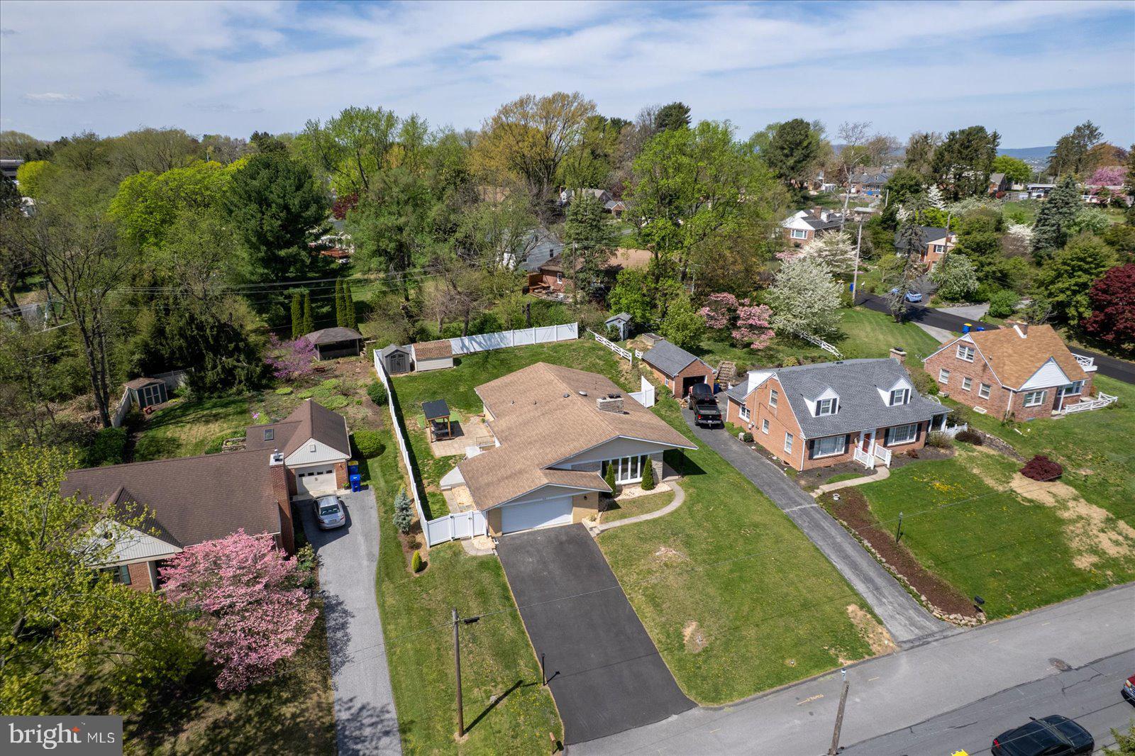 HOLLYWOOD HEIGHTS - Residential