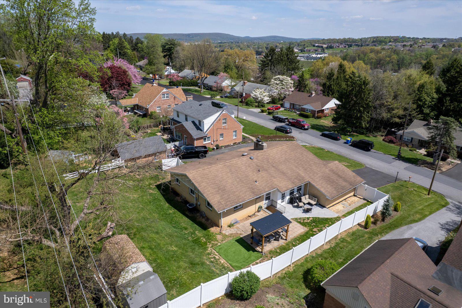 HOLLYWOOD HEIGHTS - Residential