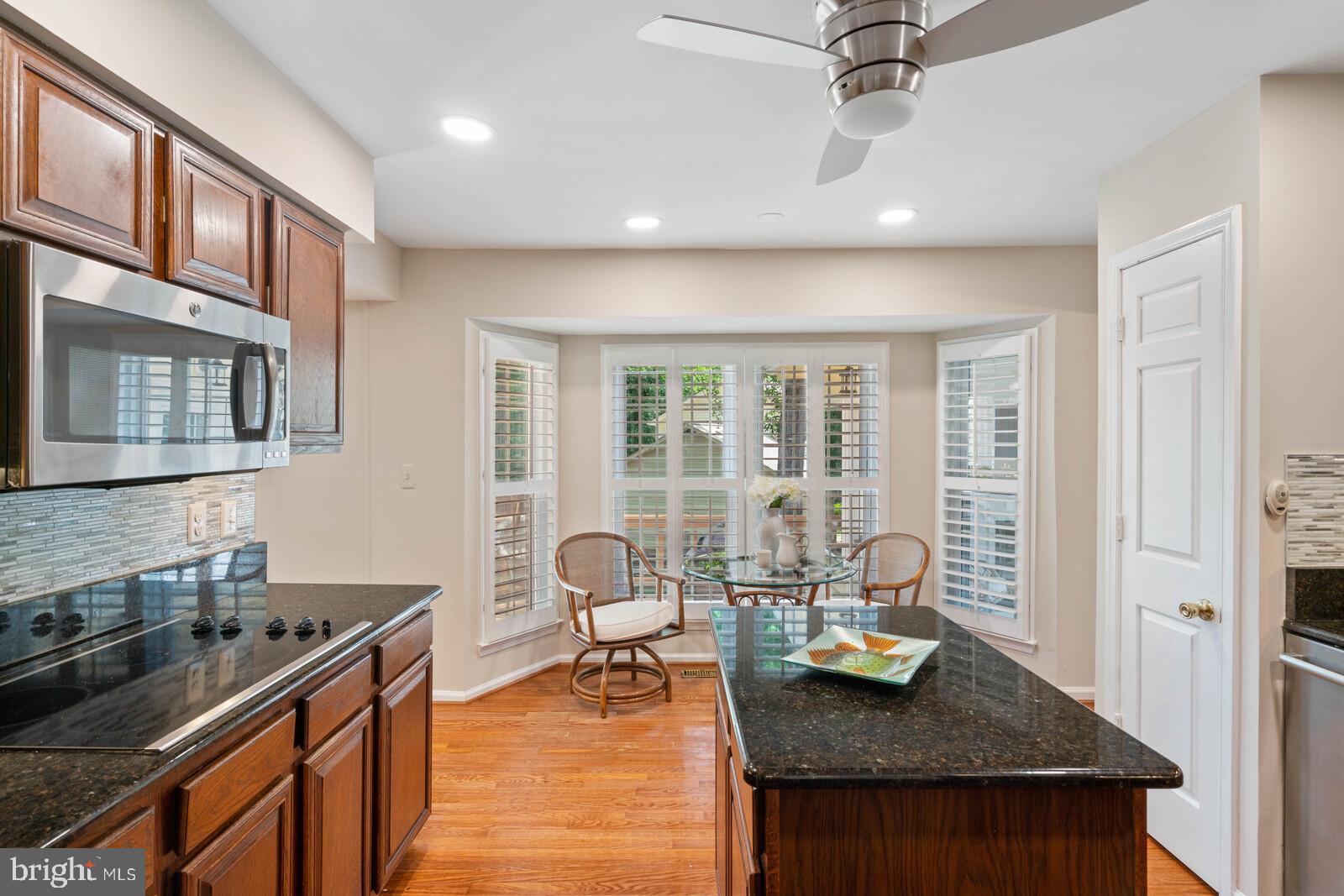 OAKTON GLEN - Residential