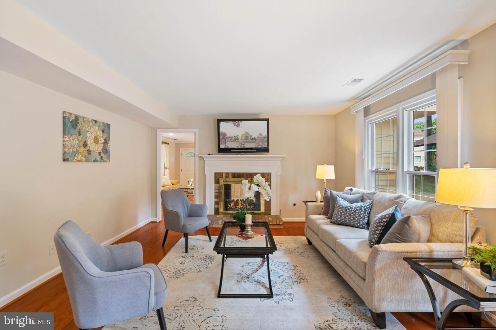 OAKTON GLEN - Residential