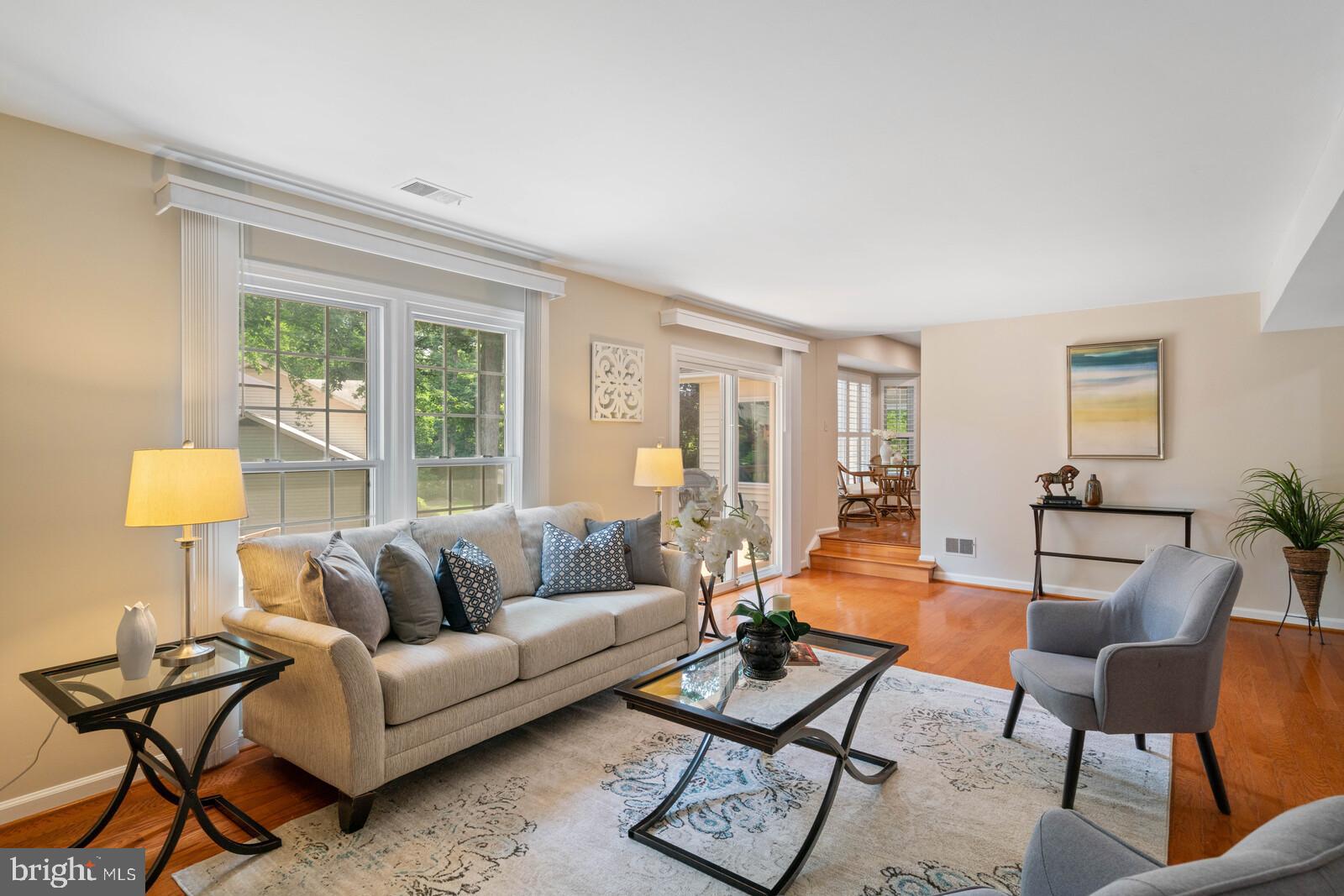 OAKTON GLEN - Residential