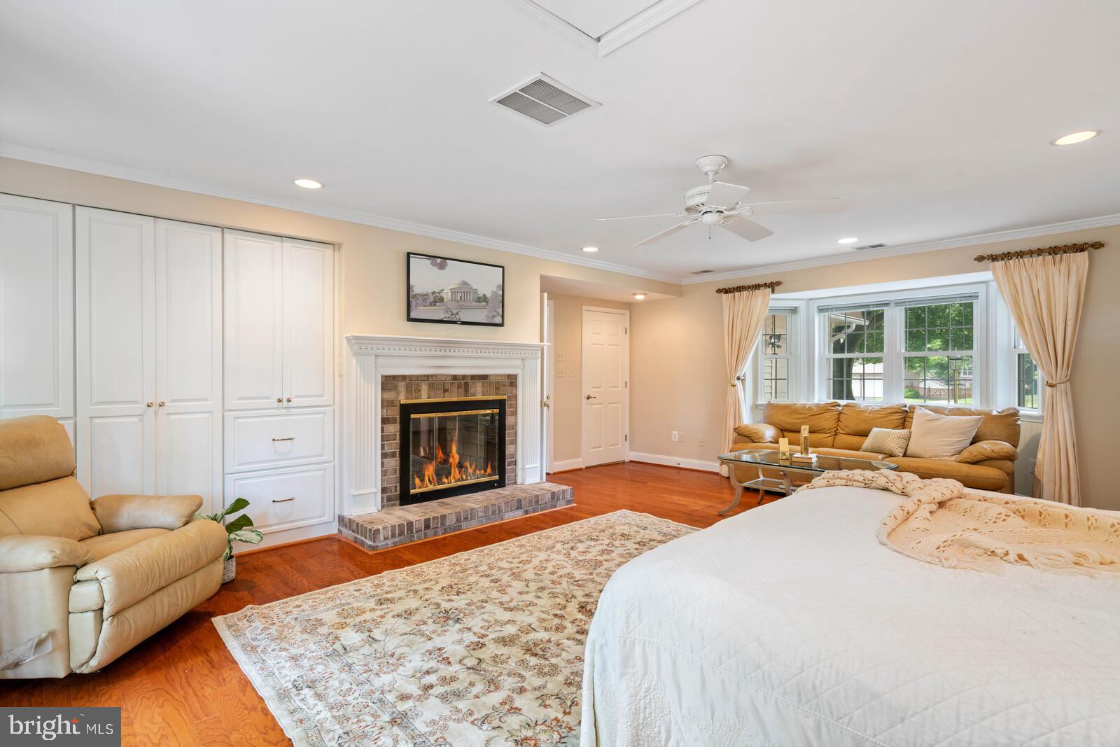 OAKTON GLEN - Residential