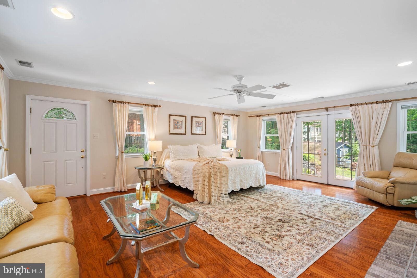 OAKTON GLEN - Residential