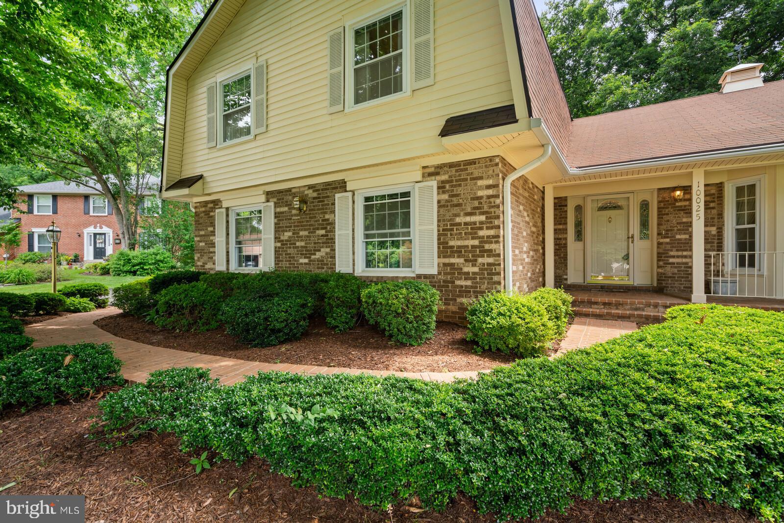 OAKTON GLEN - Residential