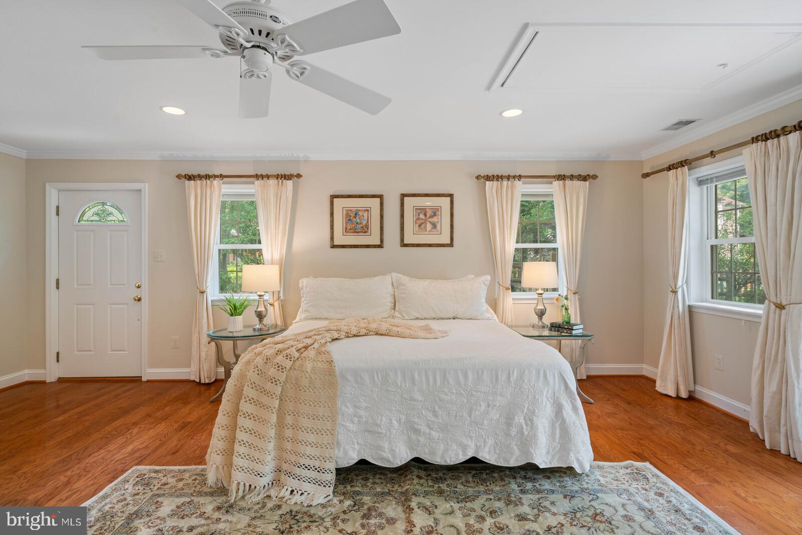 OAKTON GLEN - Residential