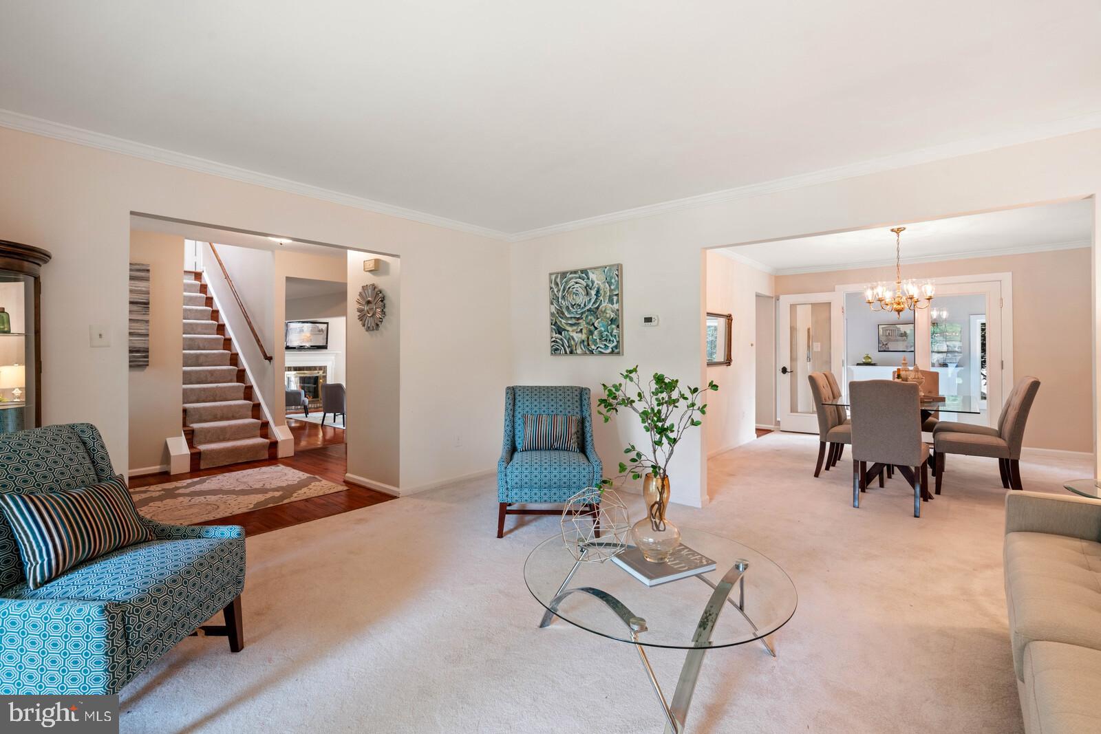 OAKTON GLEN - Residential