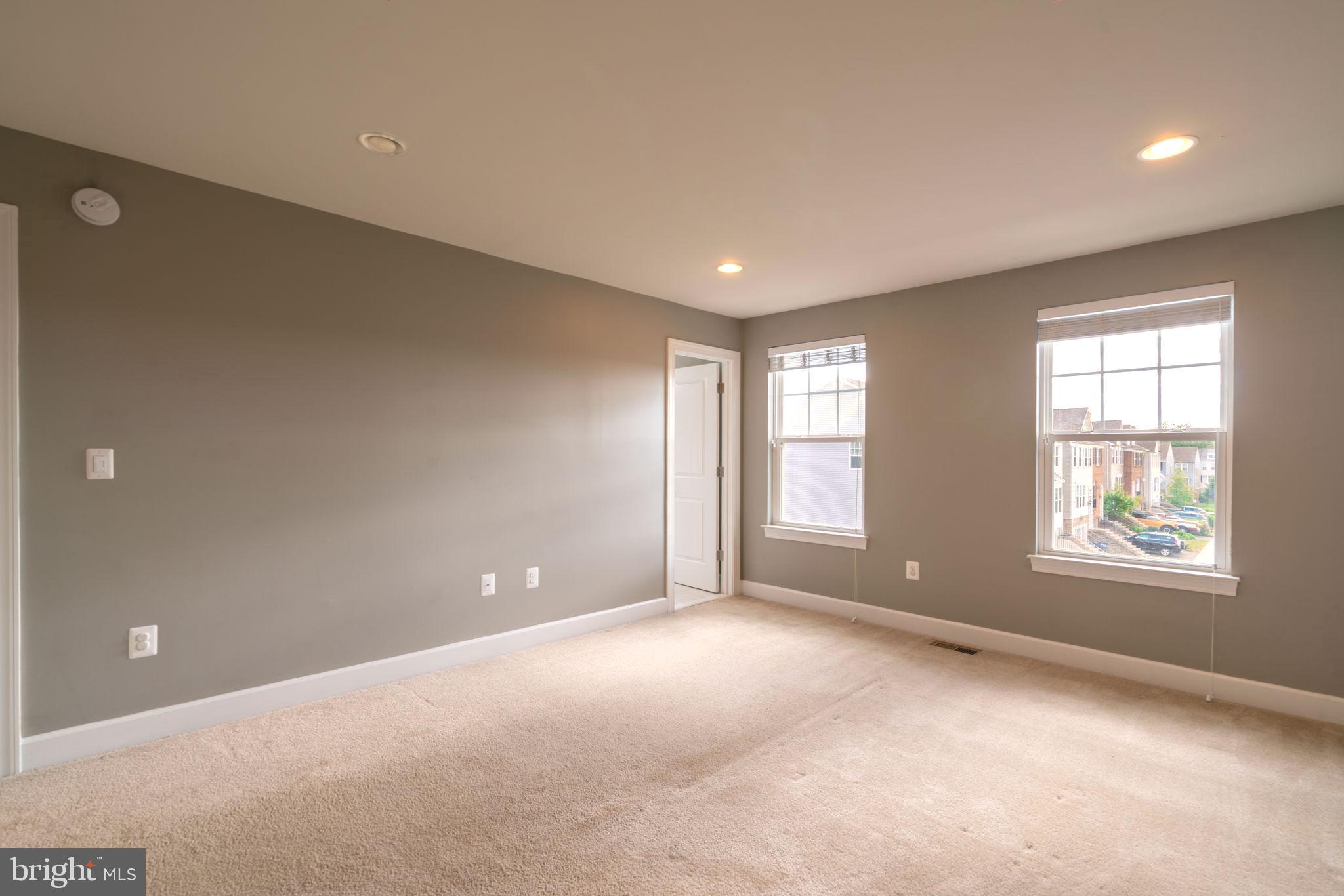 BRADLEY SQUARE - Residential