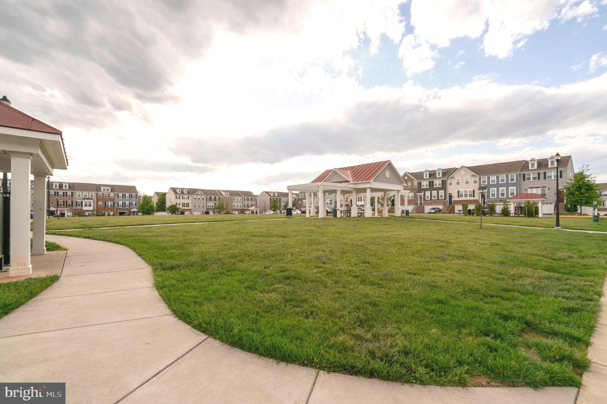 BRADLEY SQUARE - Residential