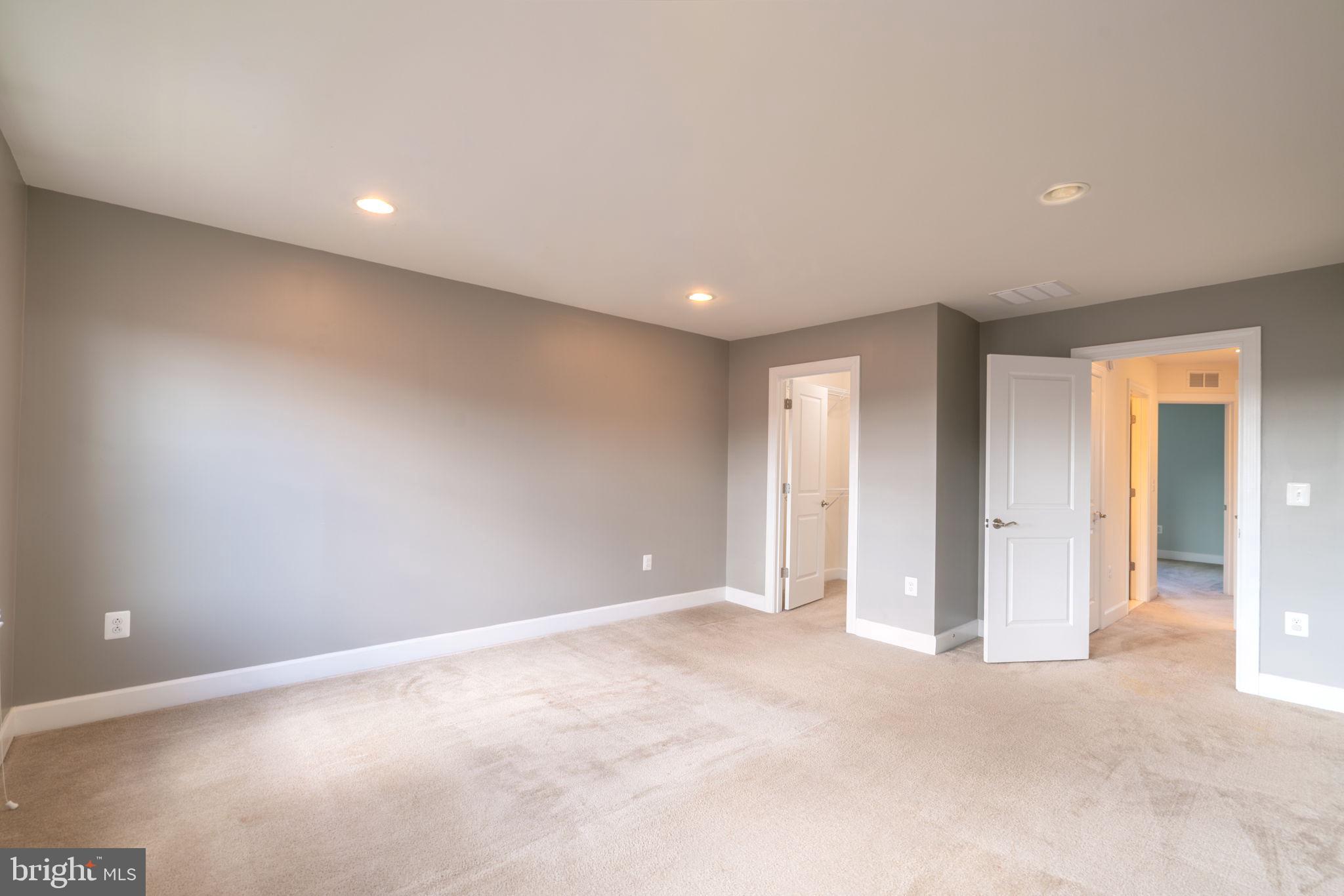 BRADLEY SQUARE - Residential