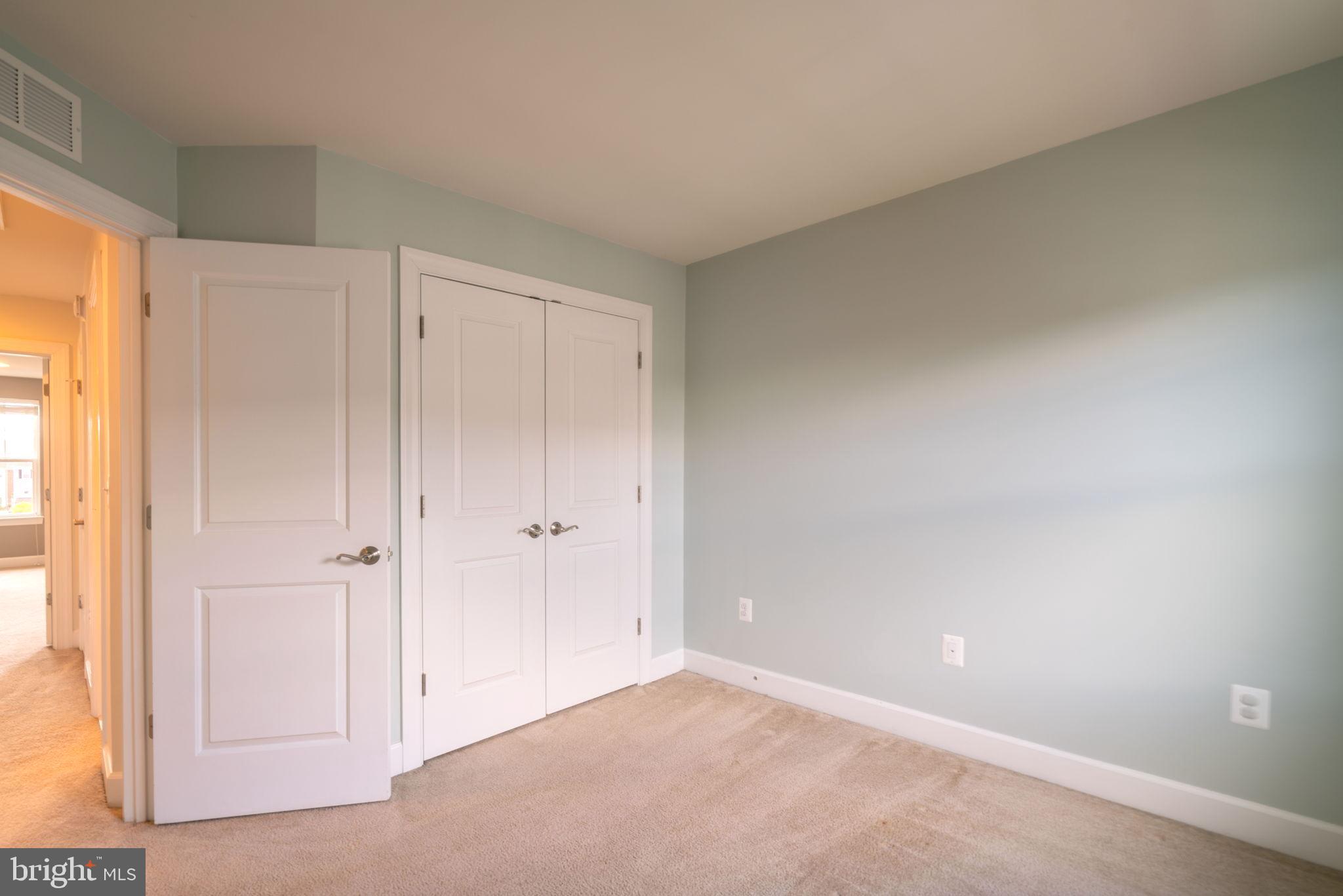 BRADLEY SQUARE - Residential