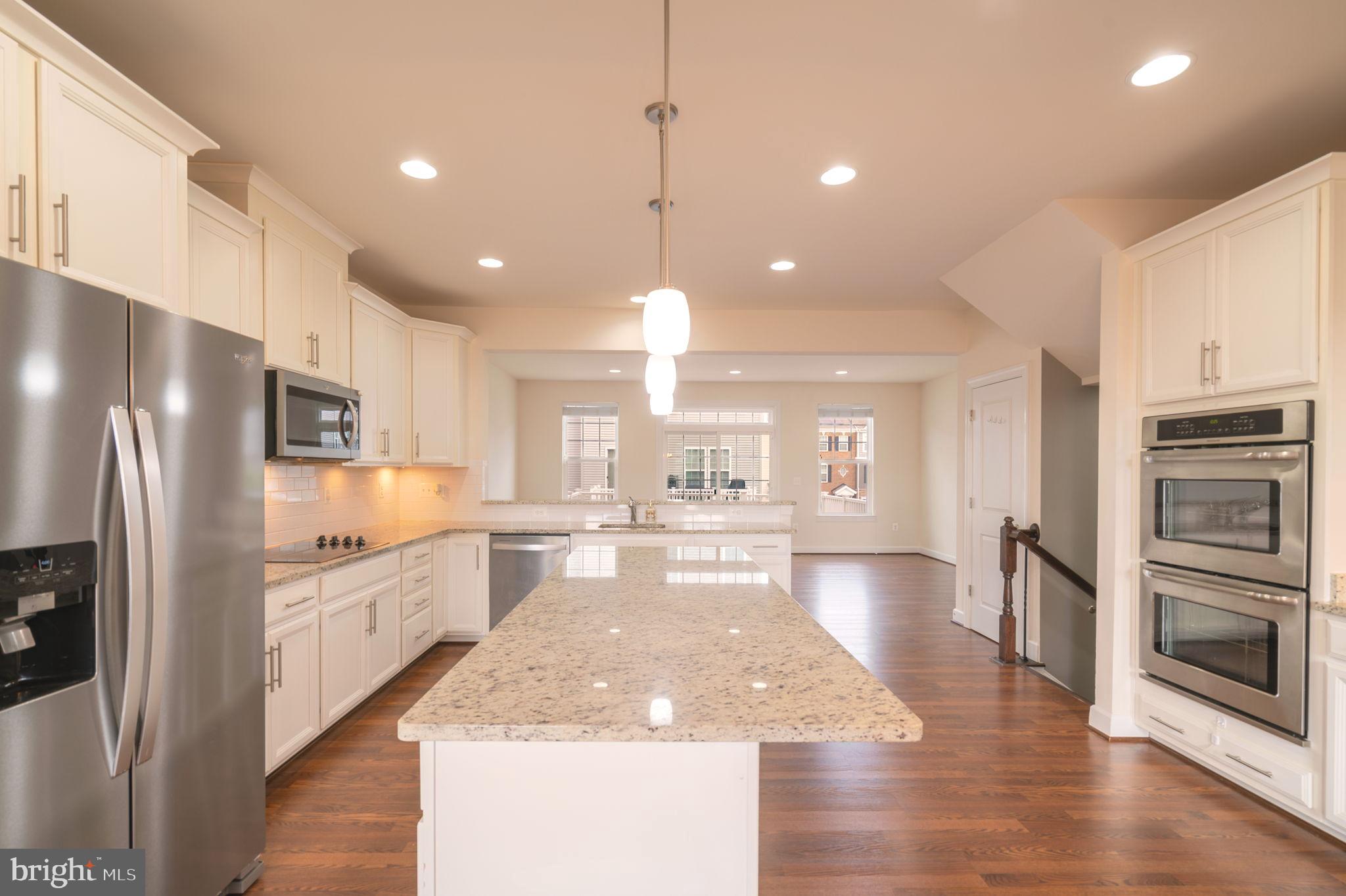 BRADLEY SQUARE - Residential