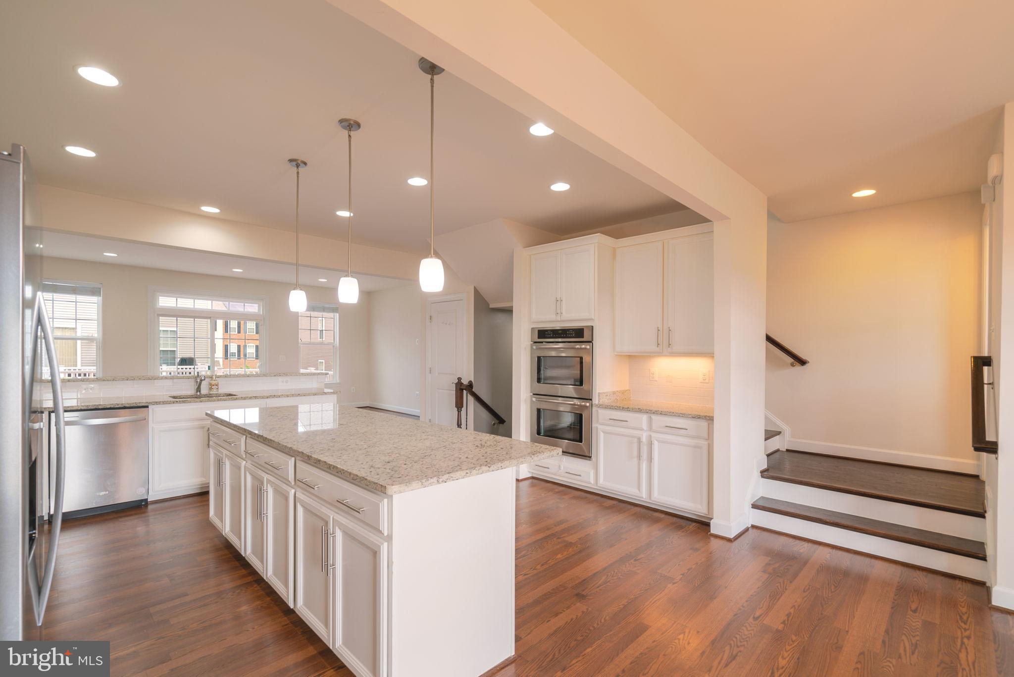 BRADLEY SQUARE - Residential