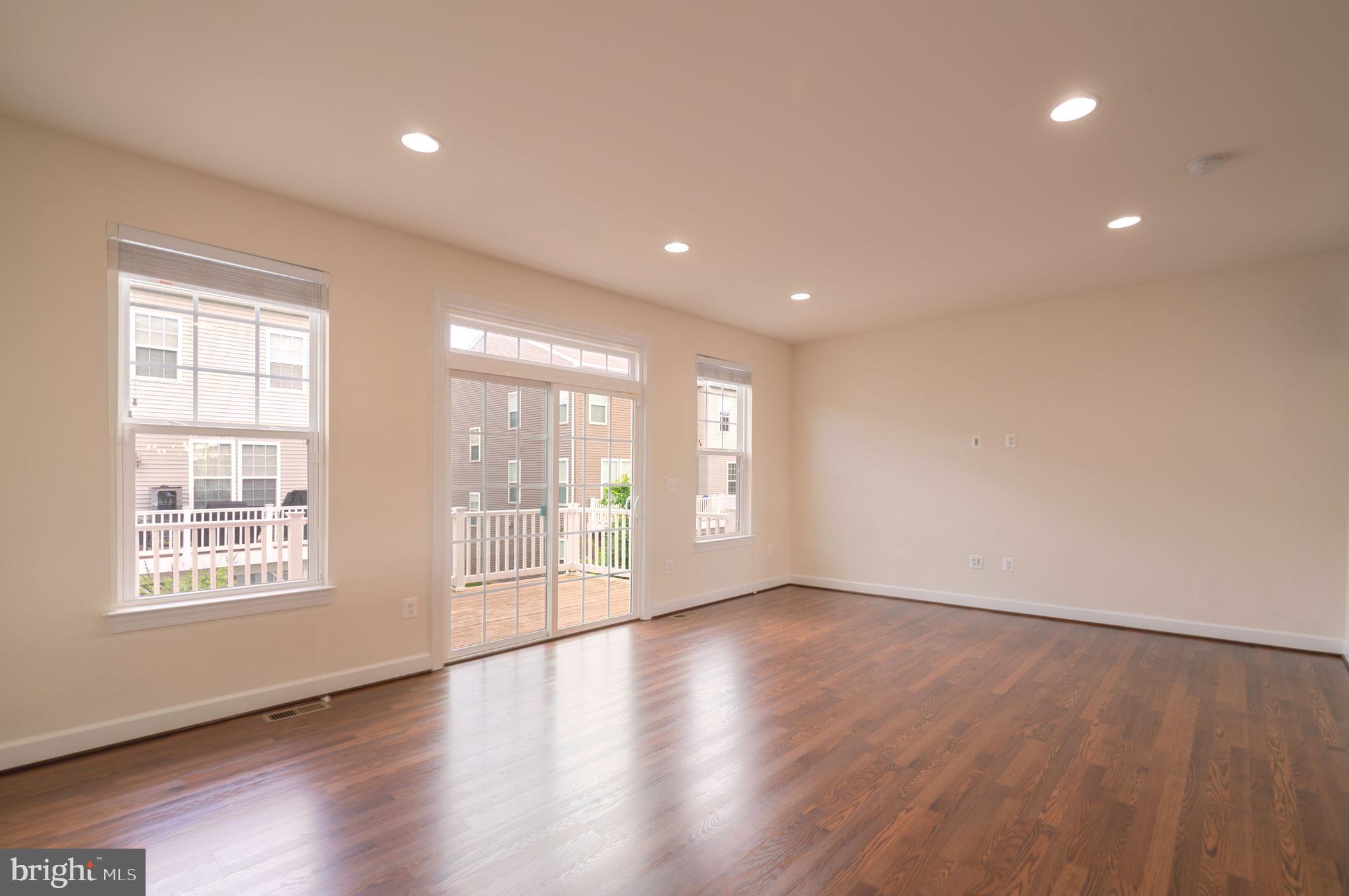 BRADLEY SQUARE - Residential
