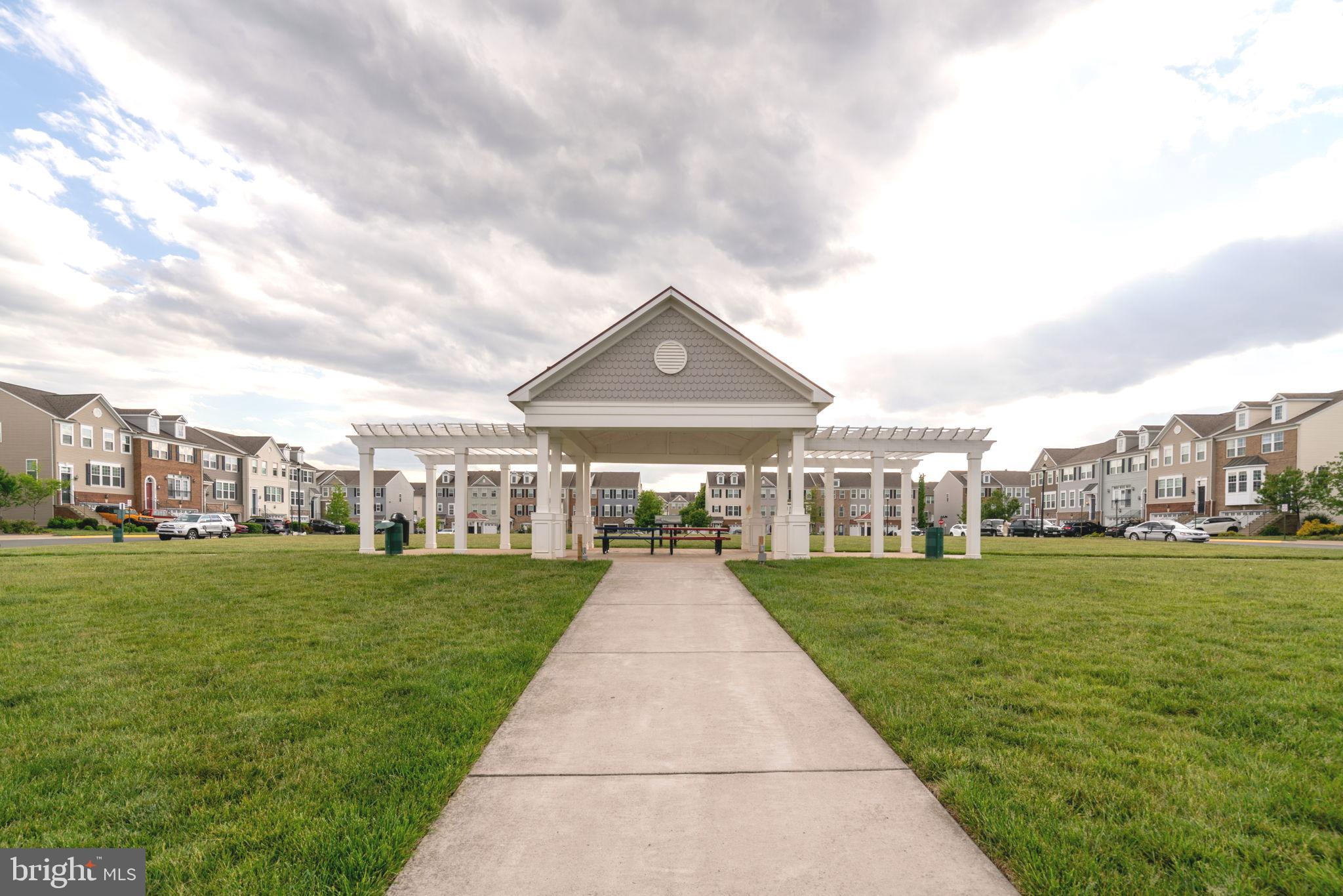 BRADLEY SQUARE - Residential