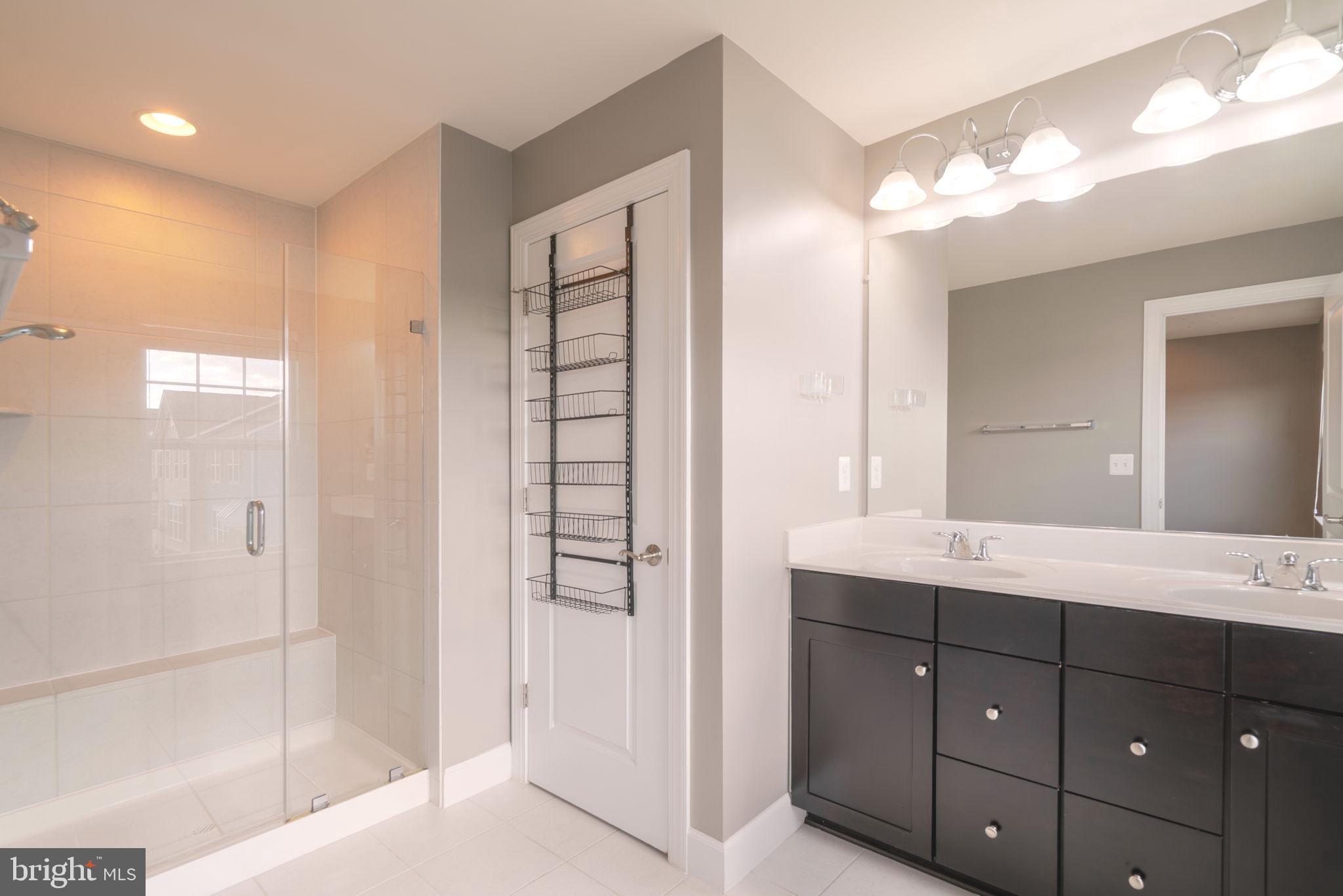 BRADLEY SQUARE - Residential