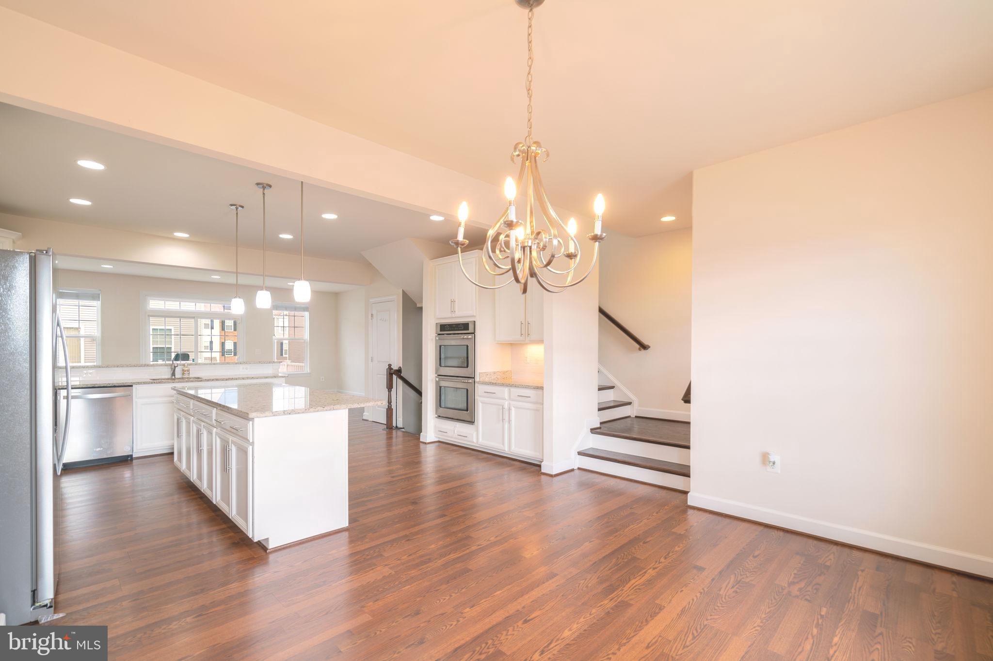BRADLEY SQUARE - Residential