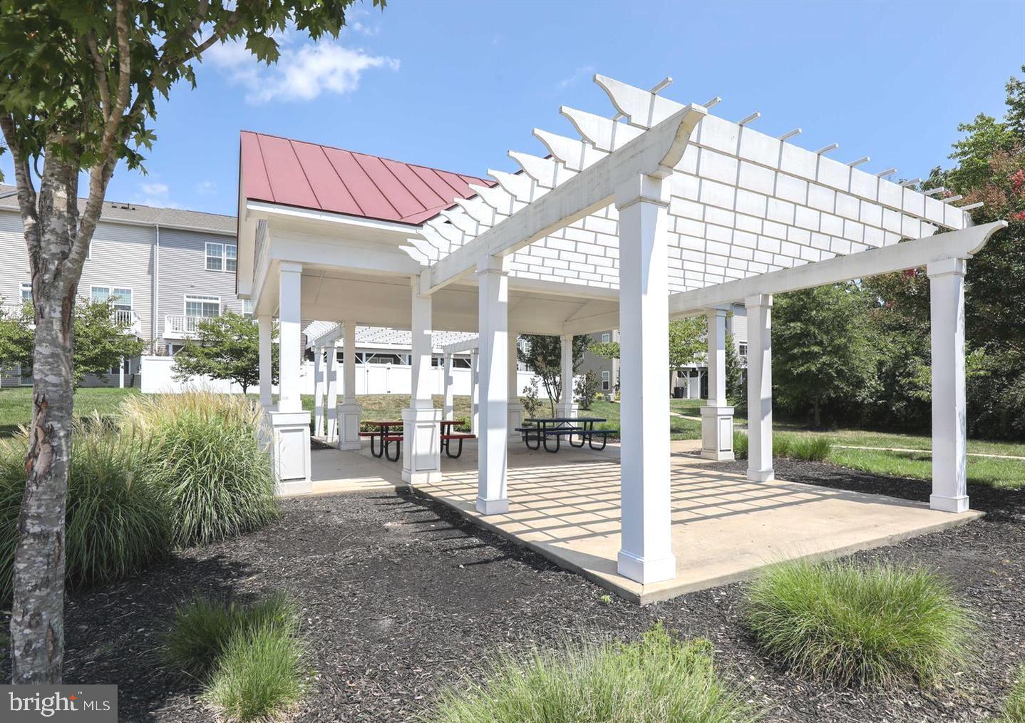 BRADLEY SQUARE - Residential