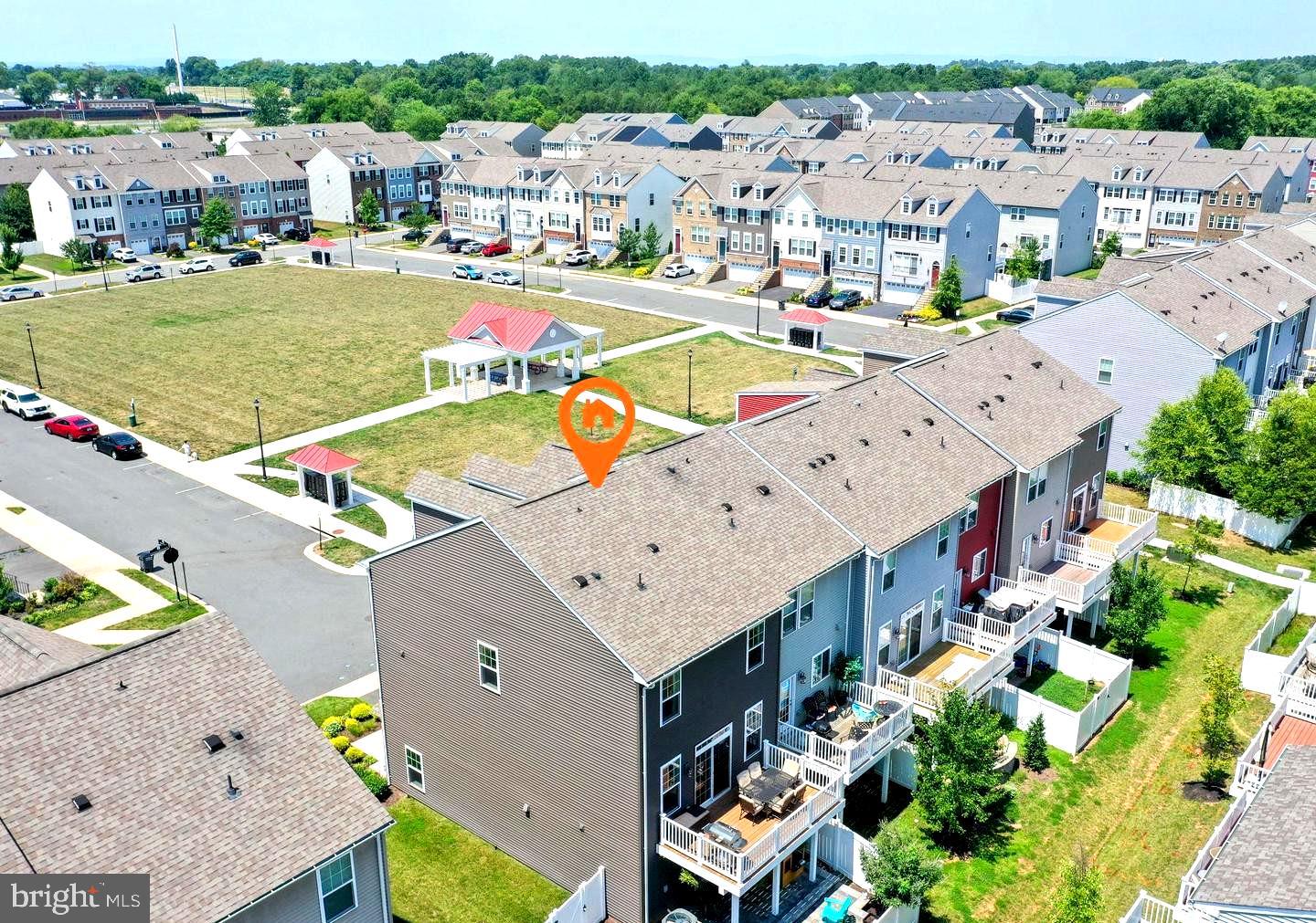 BRADLEY SQUARE - Residential