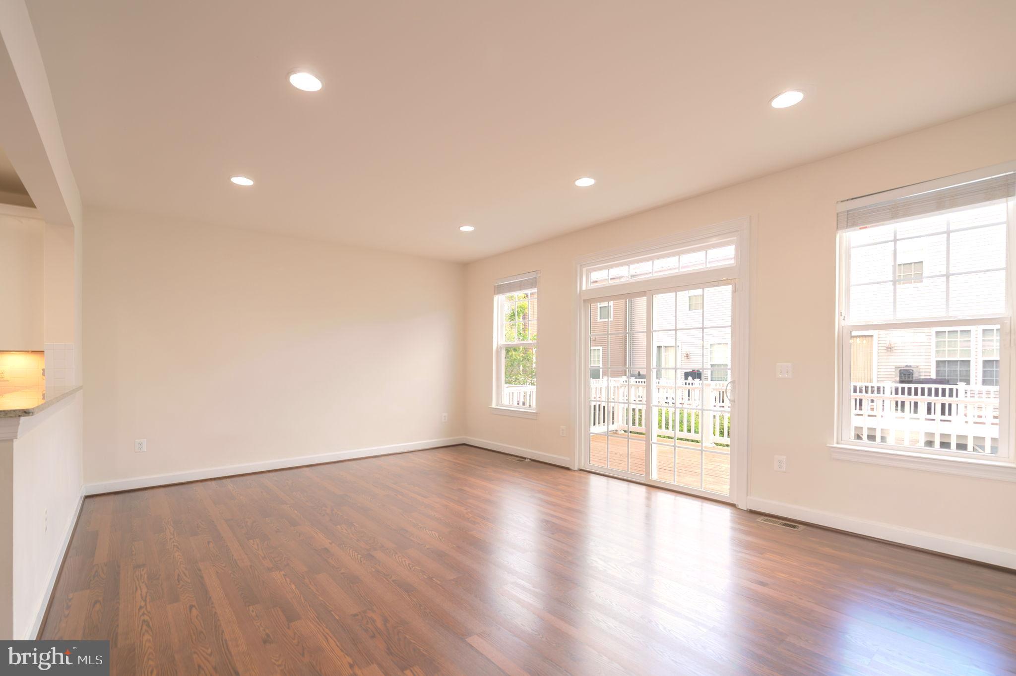 BRADLEY SQUARE - Residential