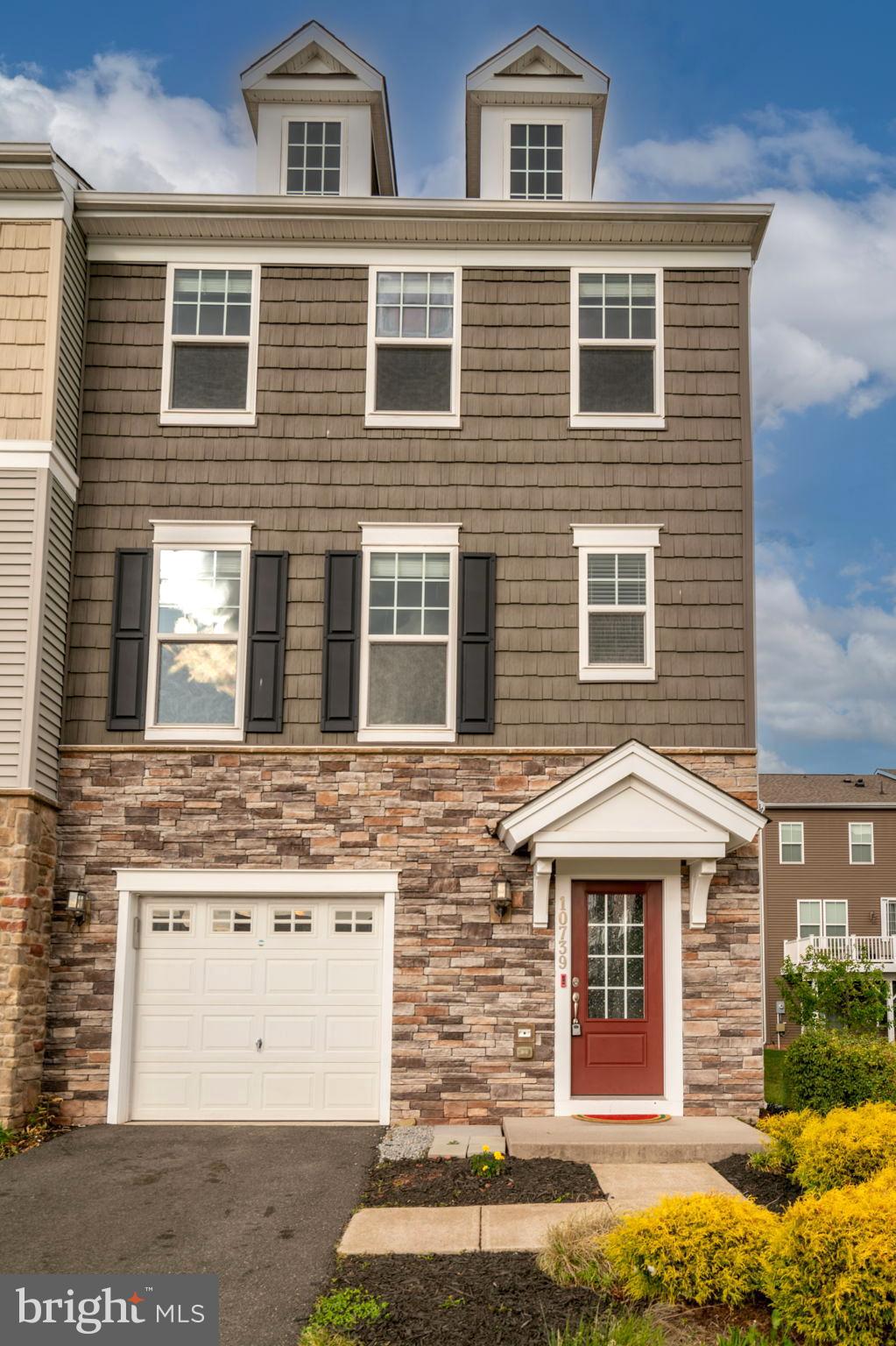 BRADLEY SQUARE - Residential