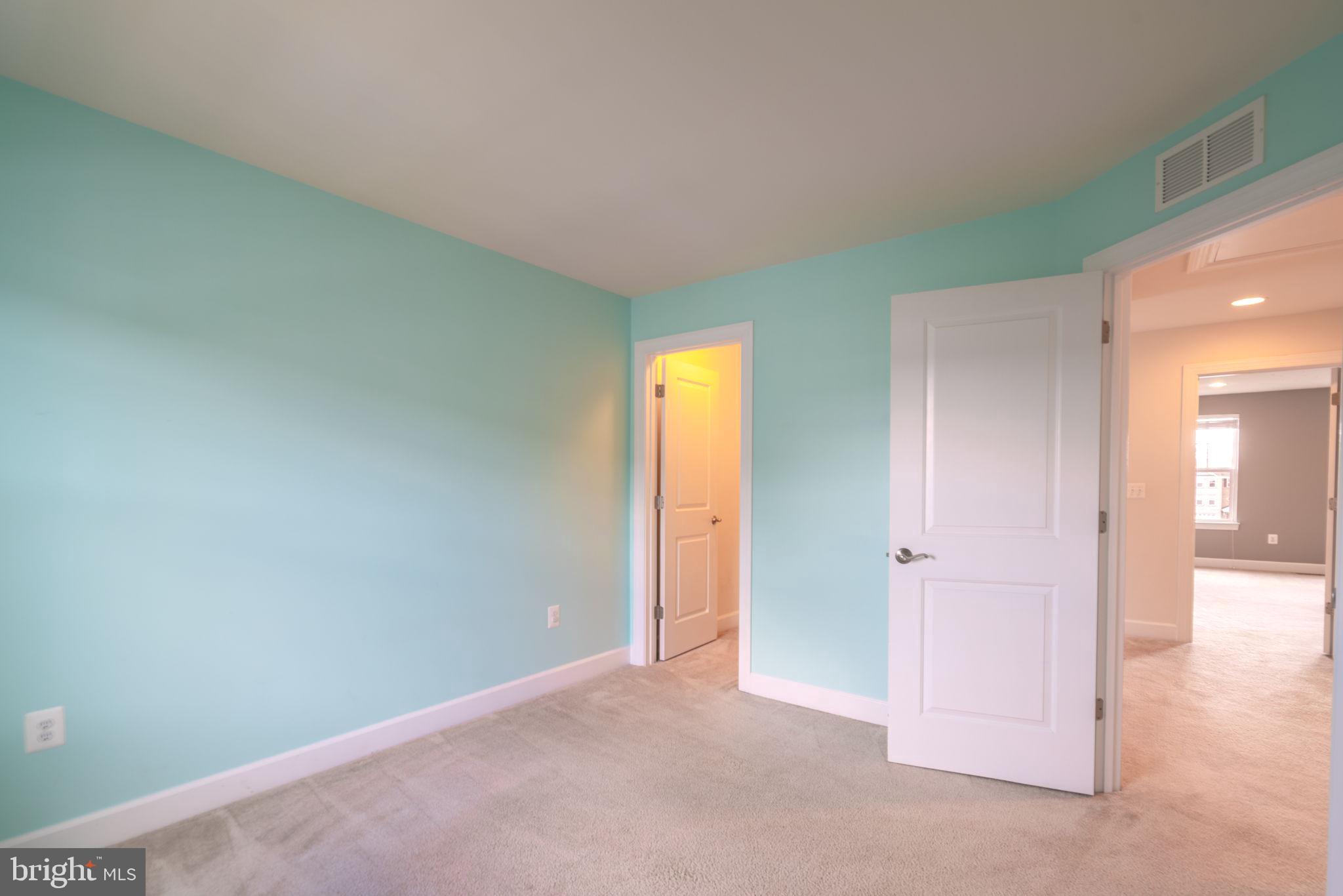 BRADLEY SQUARE - Residential