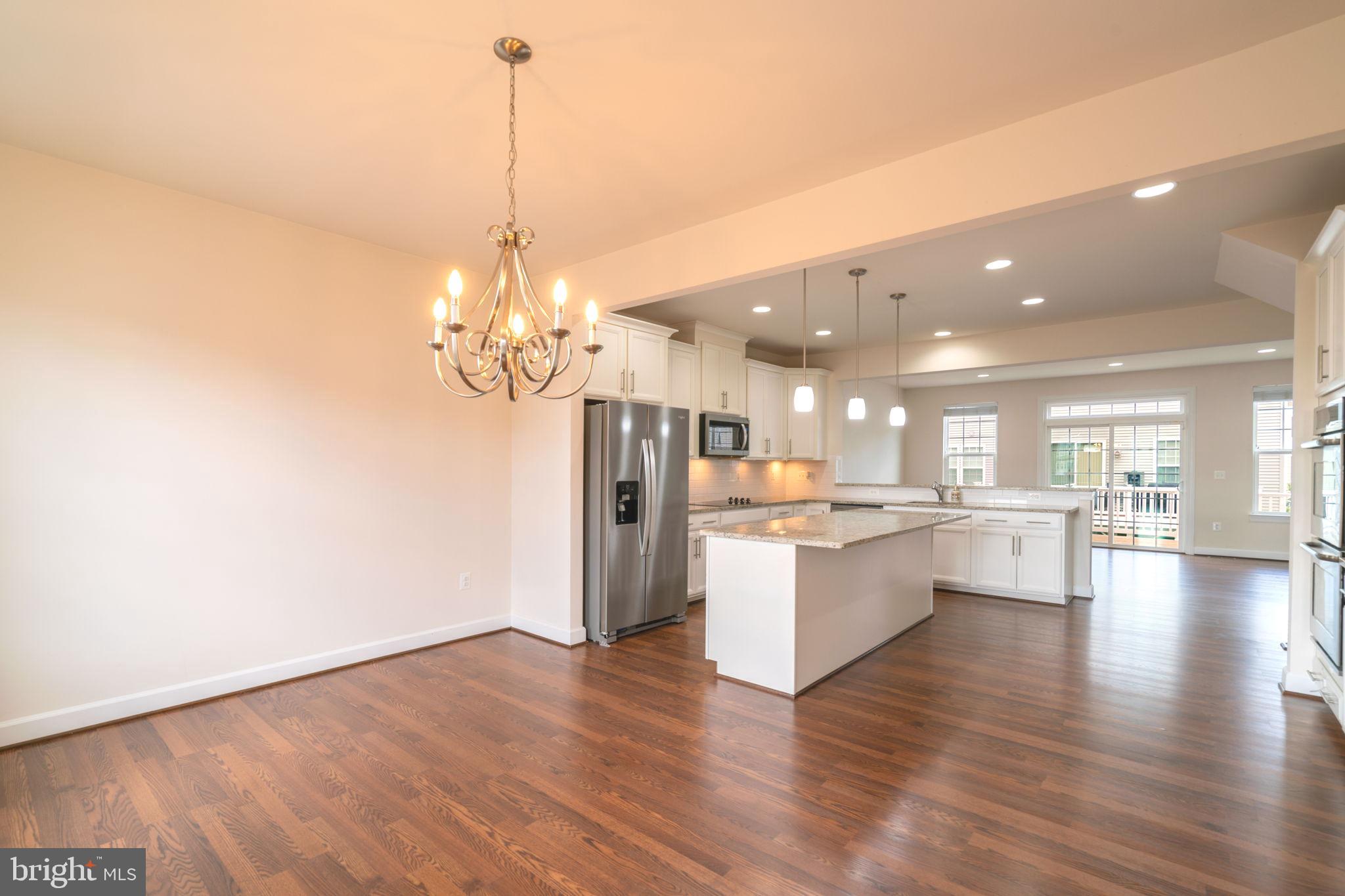 BRADLEY SQUARE - Residential