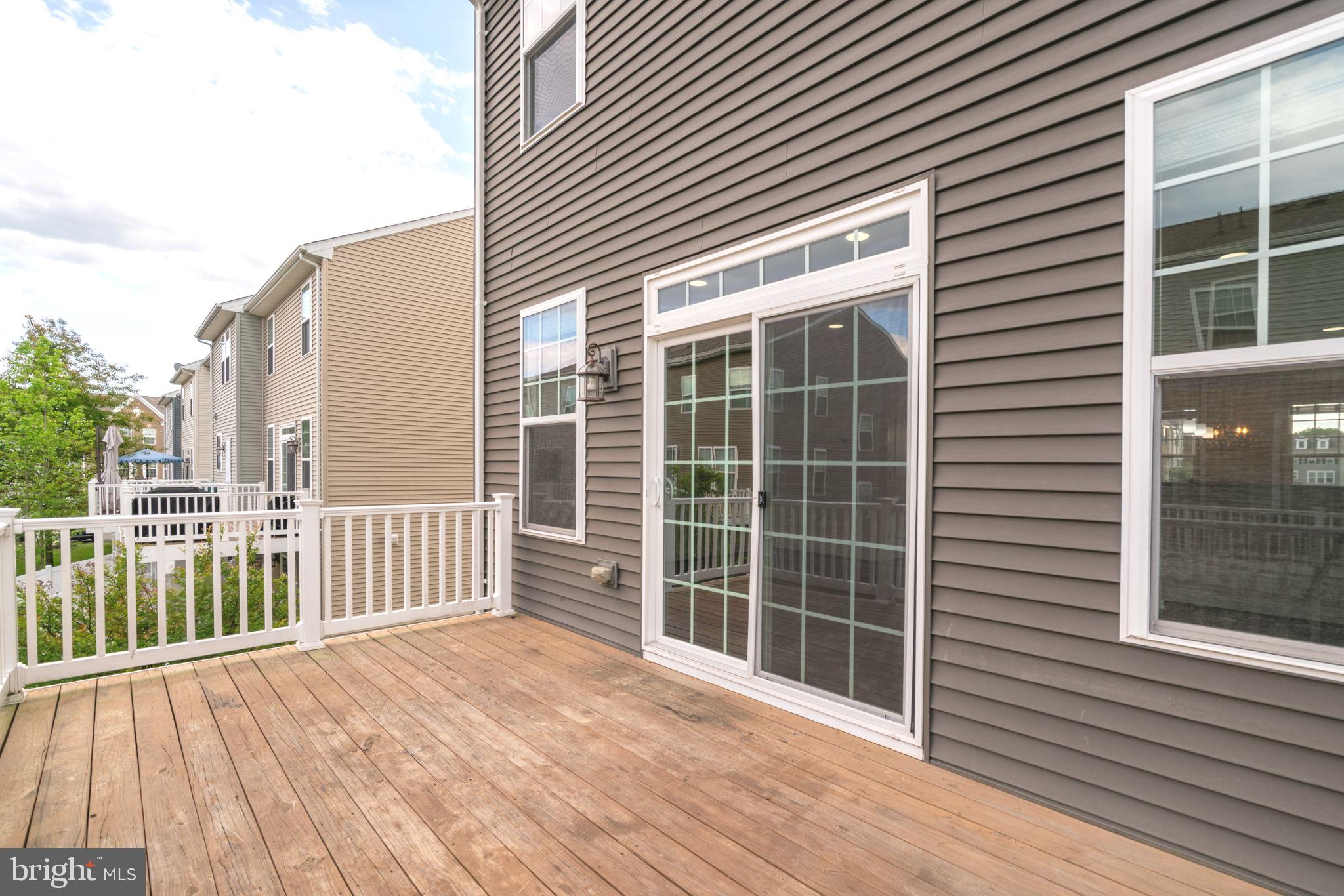 BRADLEY SQUARE - Residential