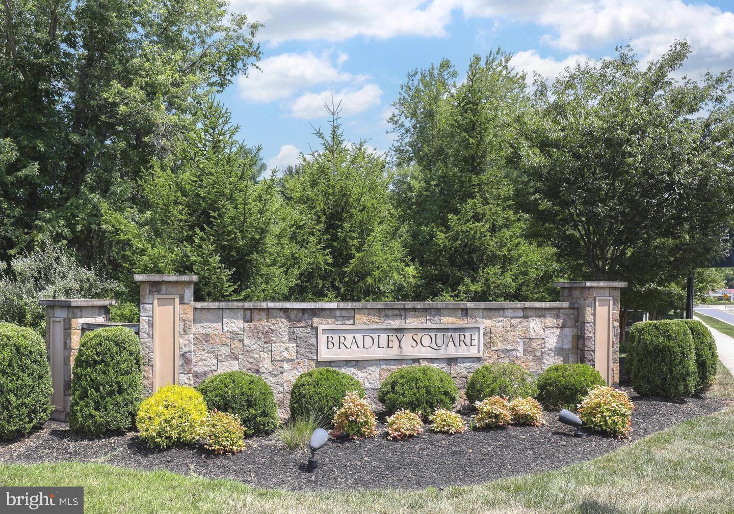 BRADLEY SQUARE - Residential