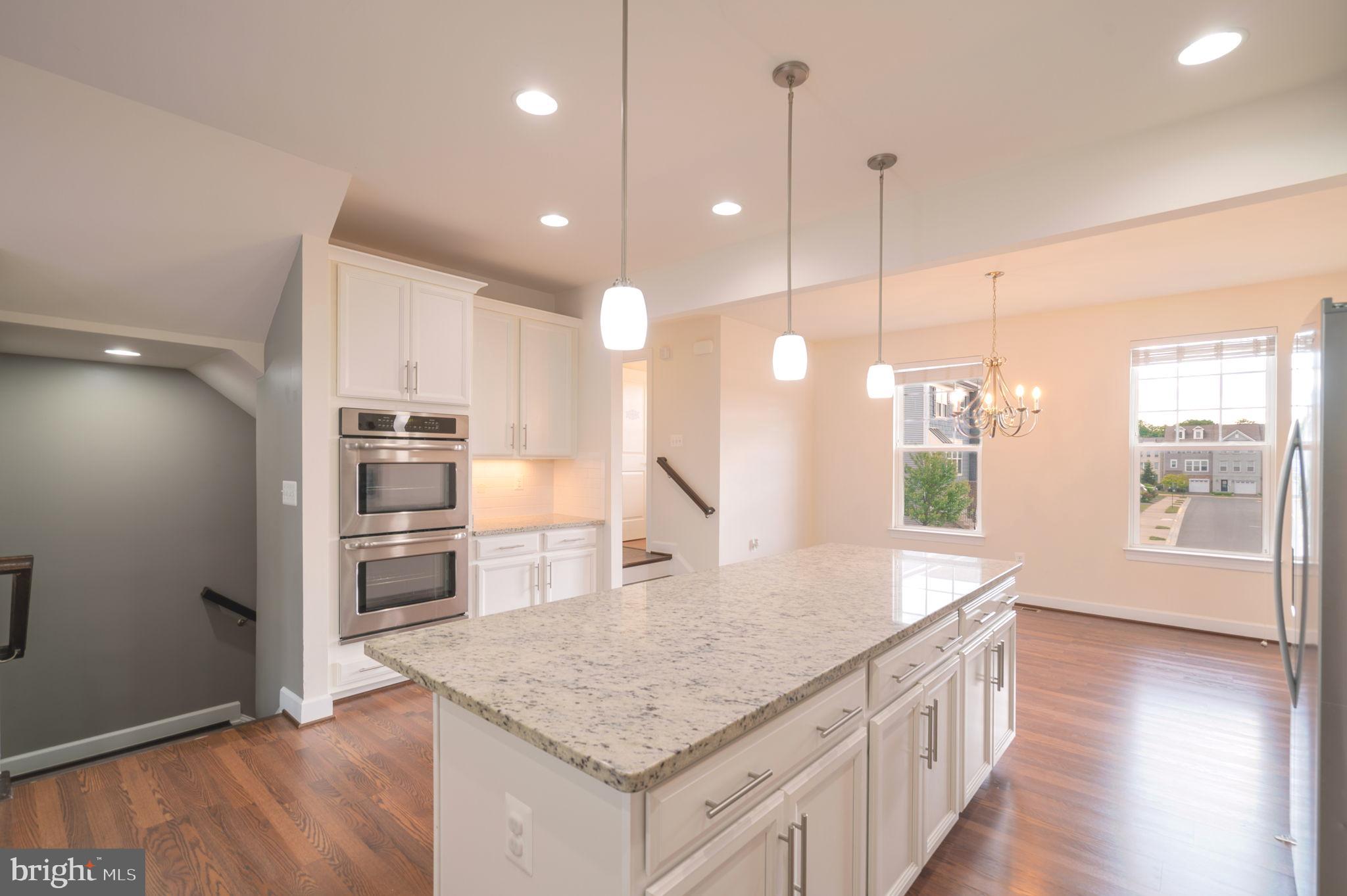 BRADLEY SQUARE - Residential