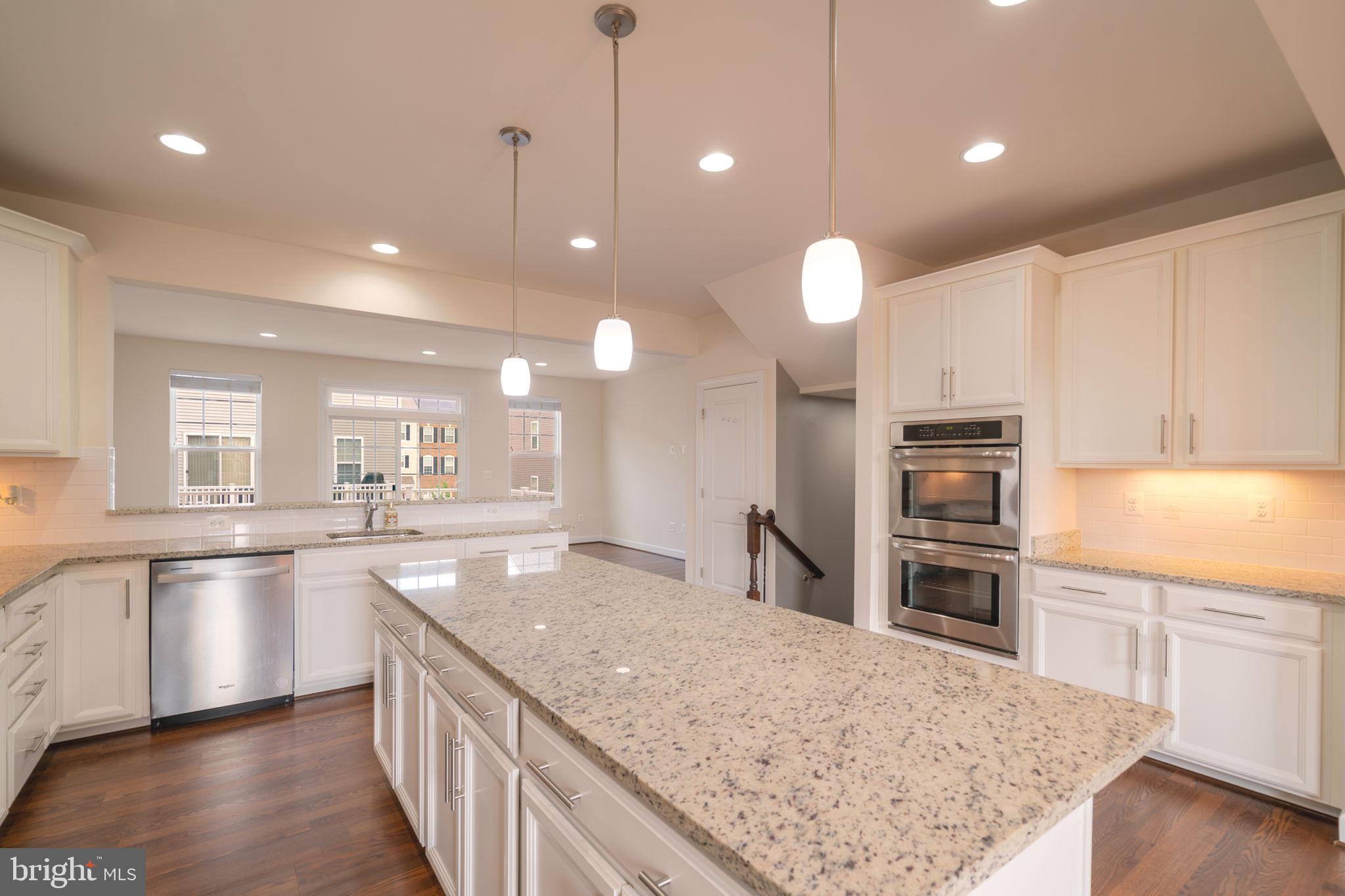 BRADLEY SQUARE - Residential
