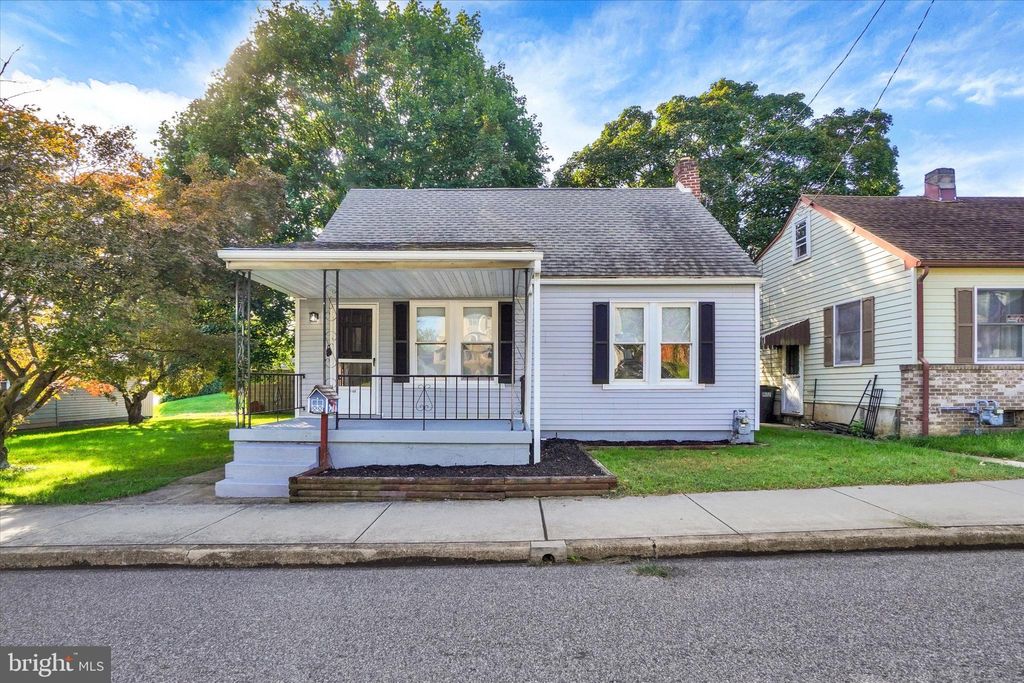 Photo of 1108 W College Avenue, YORK, PA 17404 (MLS # PAYK2090800)