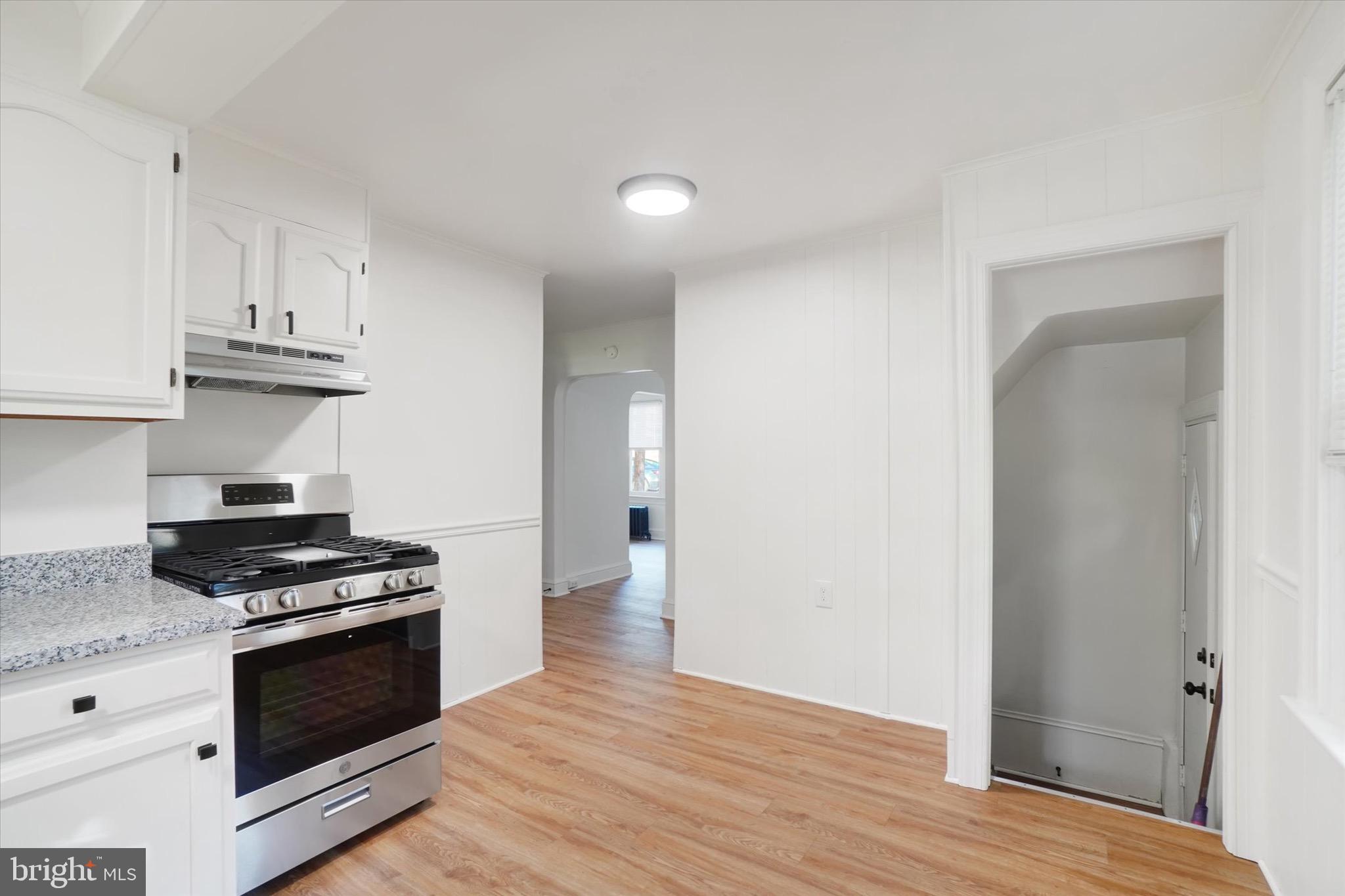 1108 W COLLEGE AVENUE