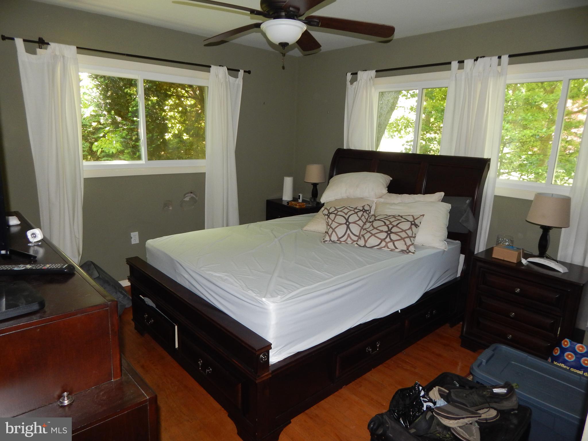 SUNNYBROOK FARMS - Residential
