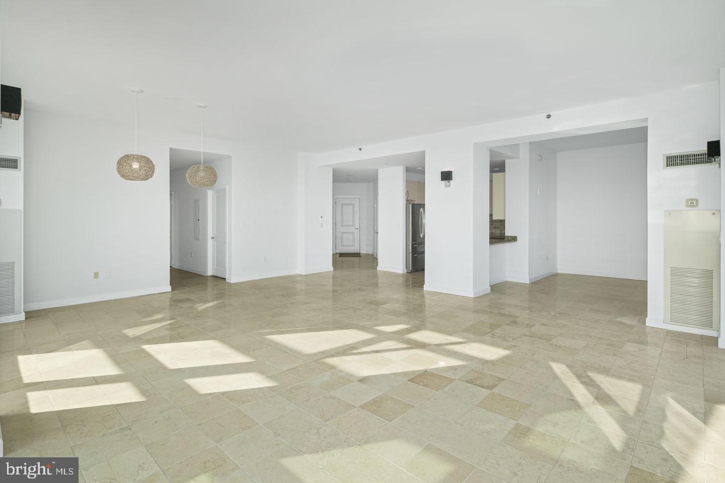 WATERFRONT SQUARE - Residential