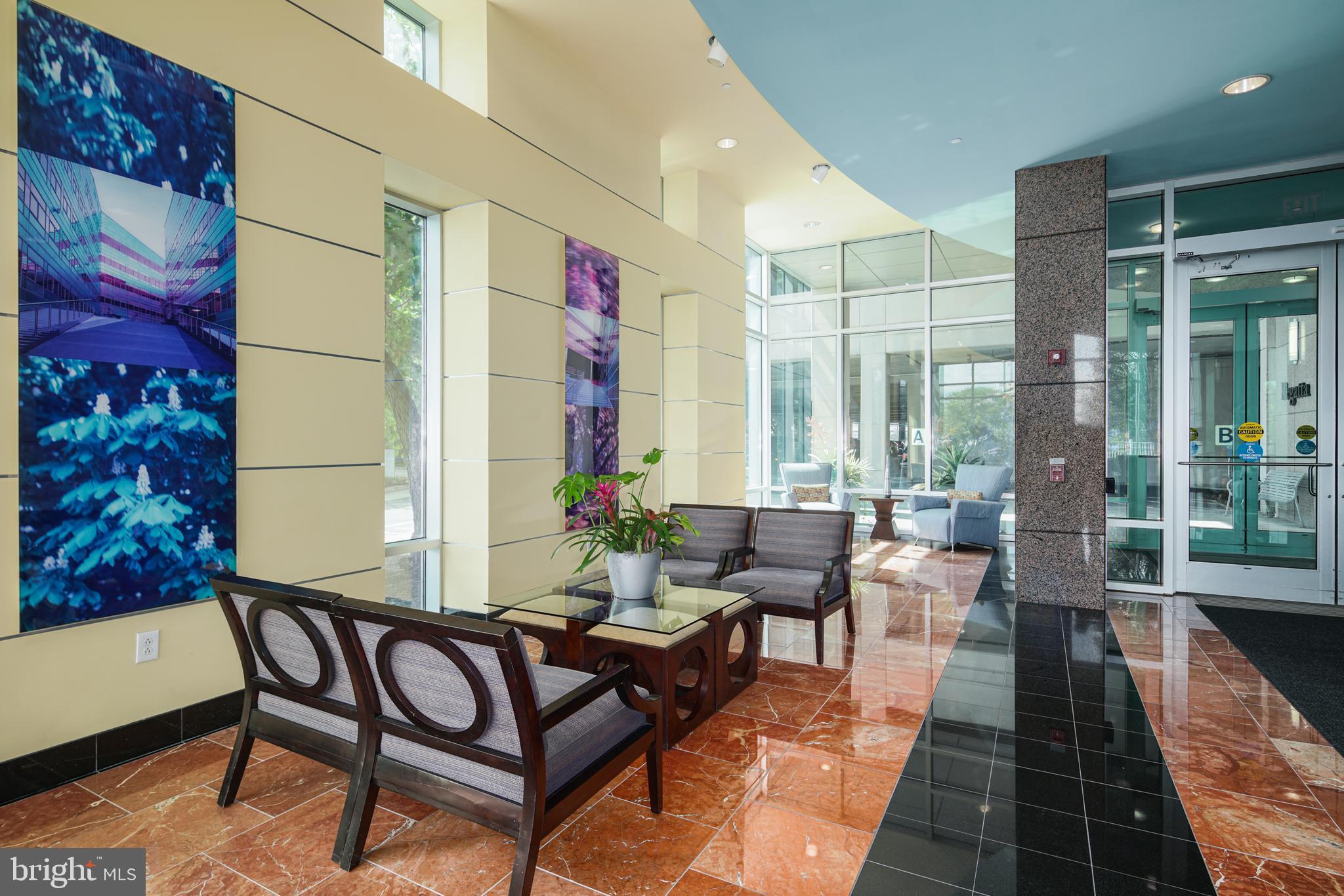 WATERFRONT SQUARE - Residential