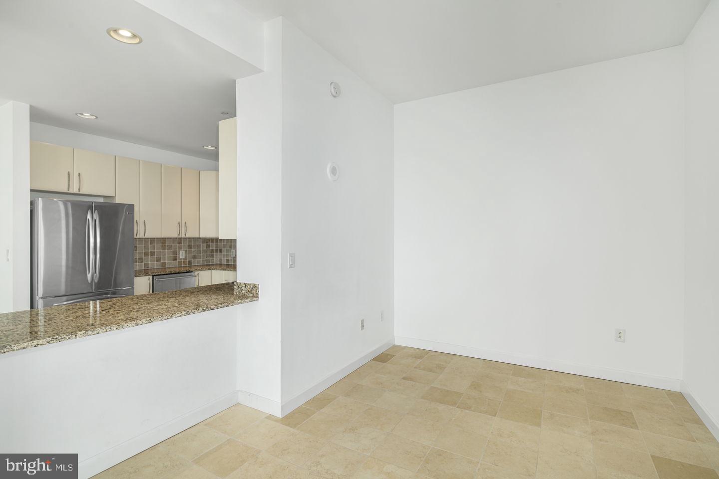 WATERFRONT SQUARE - Residential