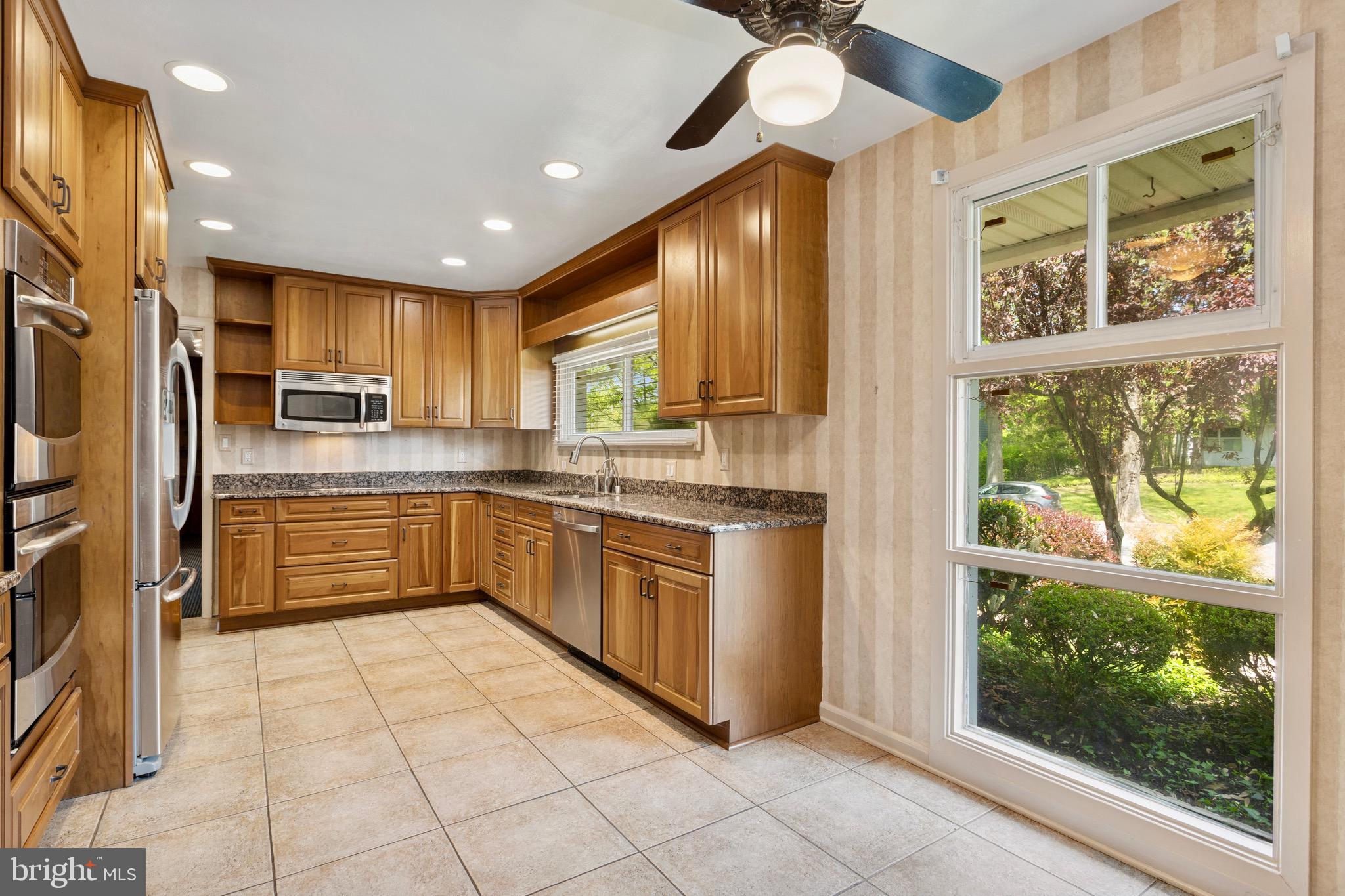 LONG MEADOW ESTATES - Residential