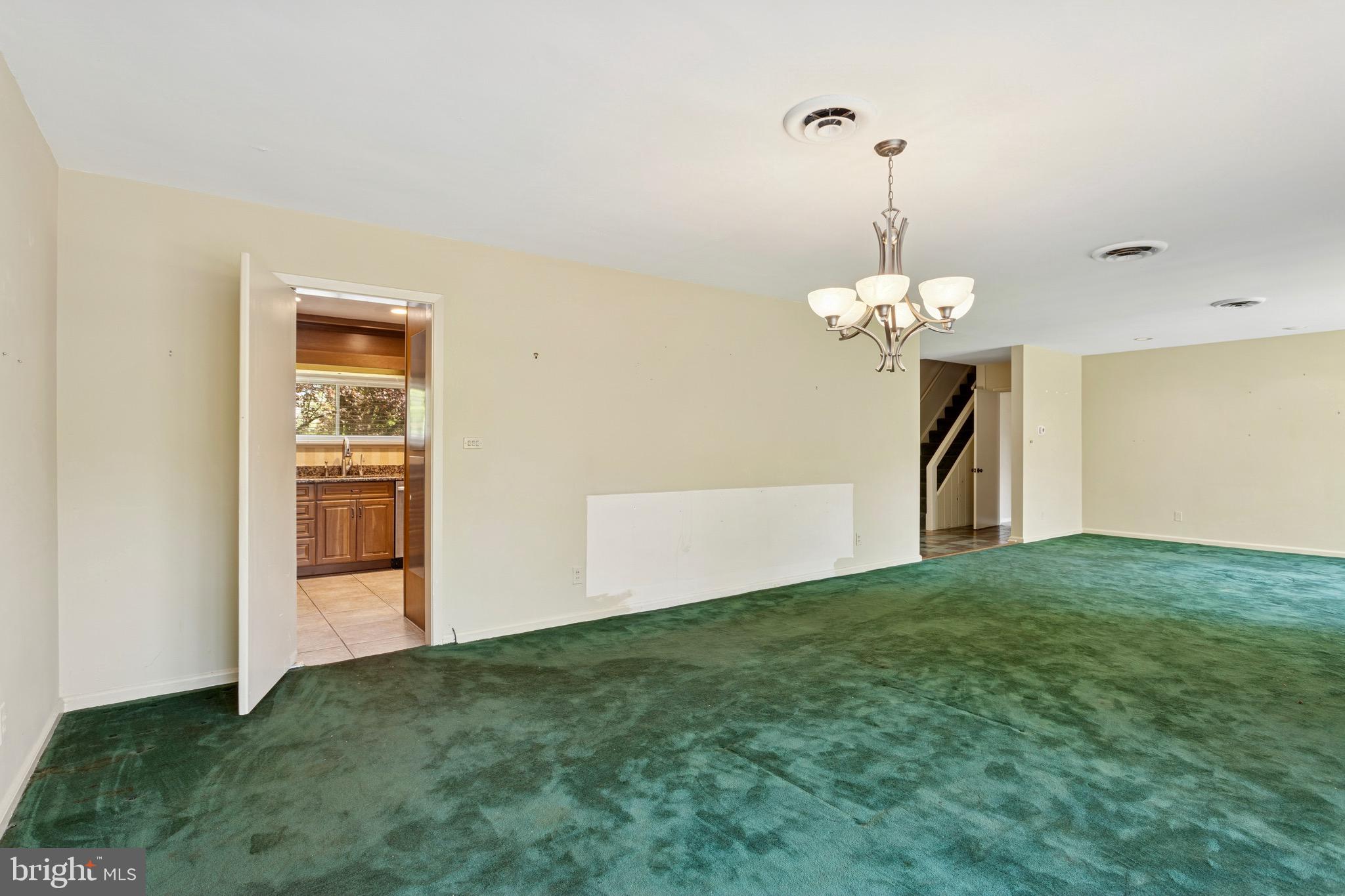 LONG MEADOW ESTATES - Residential