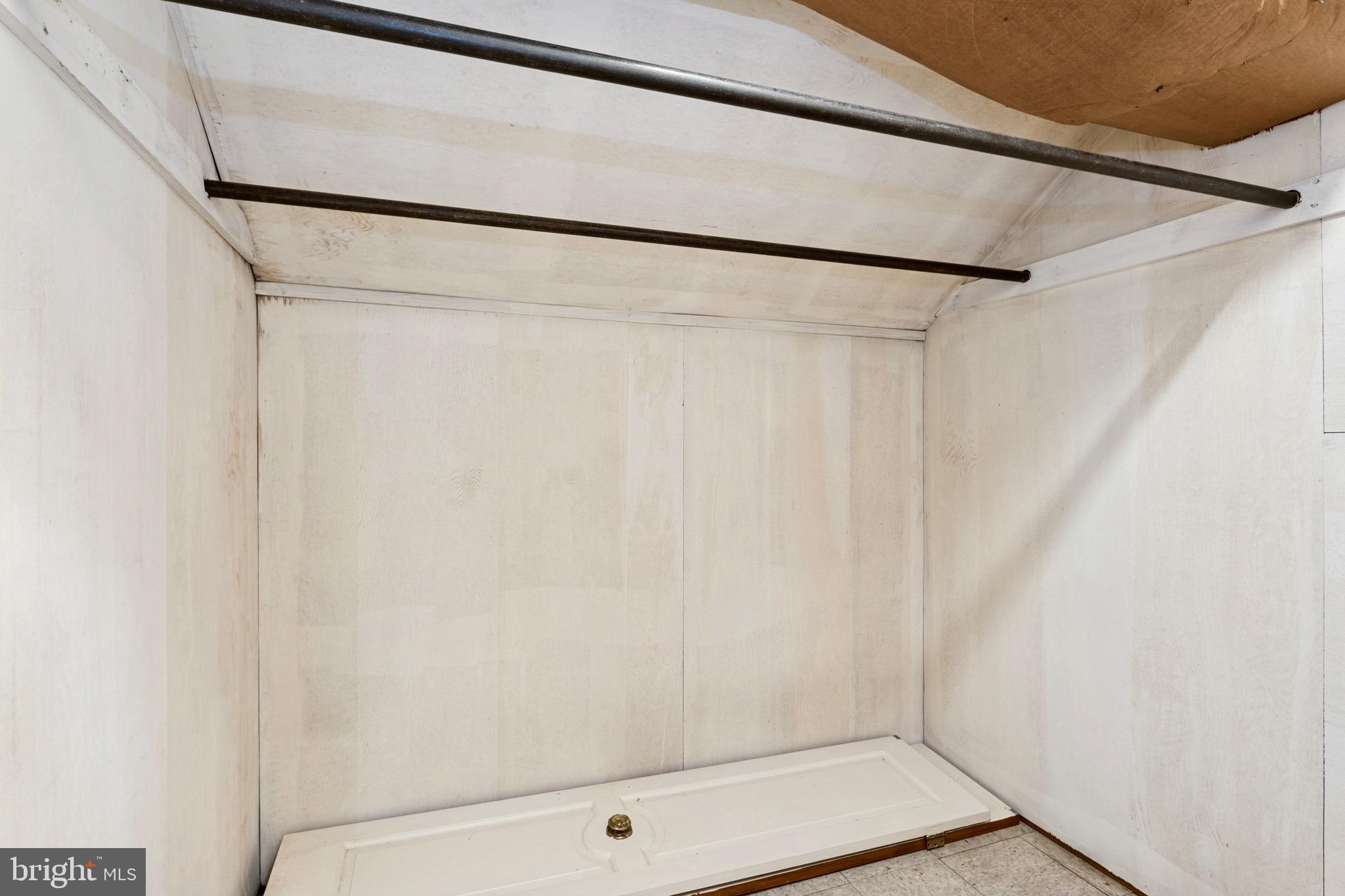 LONG MEADOW ESTATES - Residential