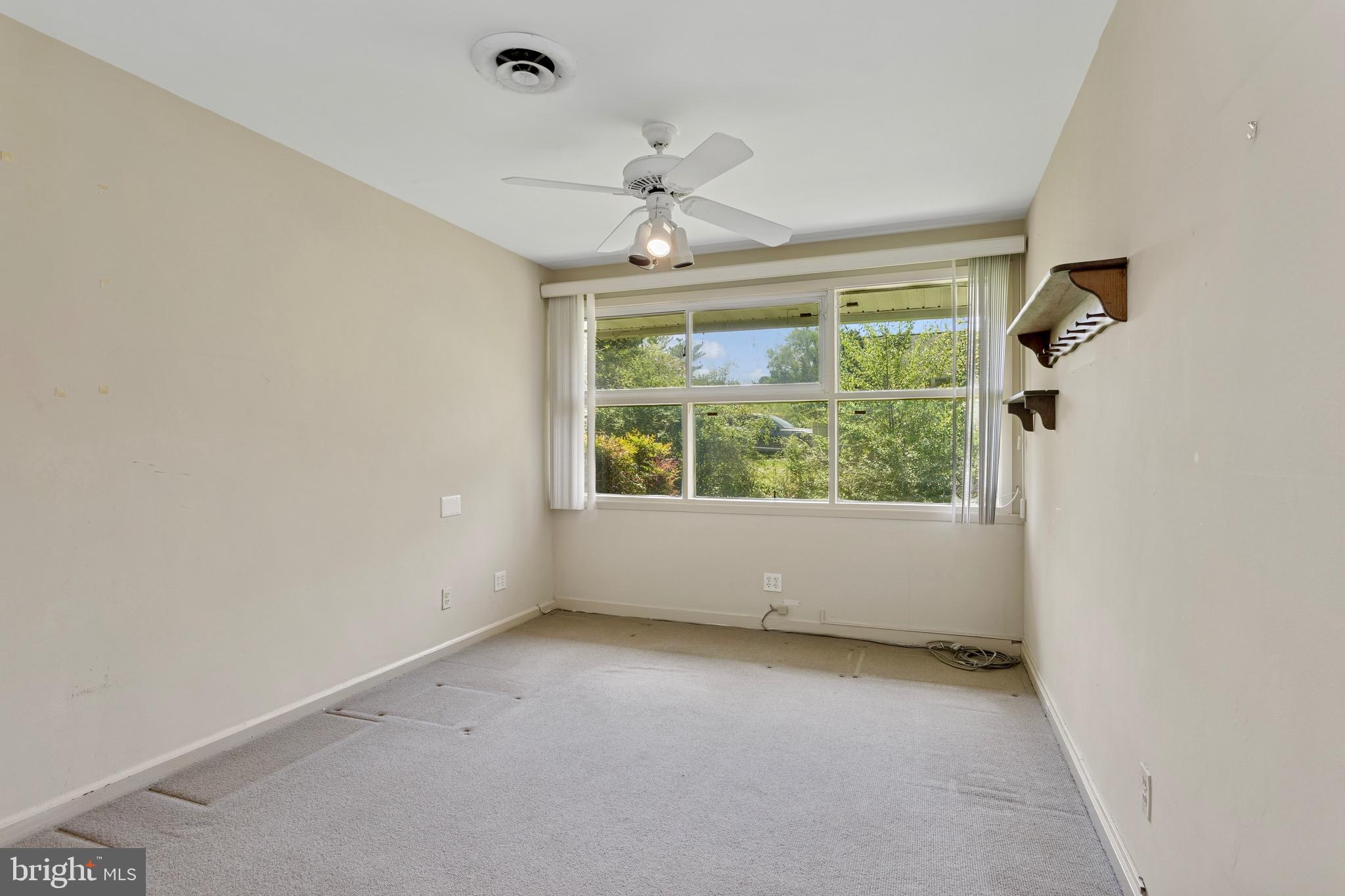 LONG MEADOW ESTATES - Residential