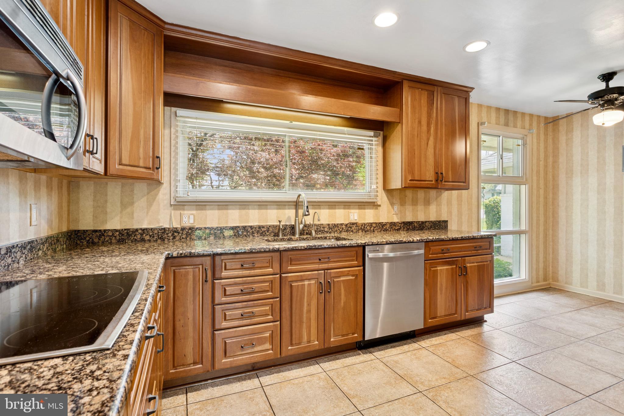 LONG MEADOW ESTATES - Residential