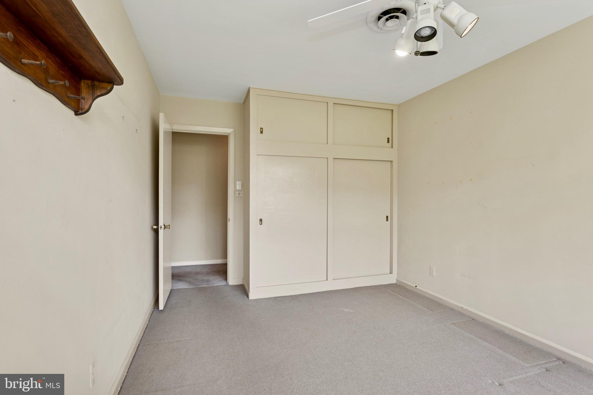 LONG MEADOW ESTATES - Residential