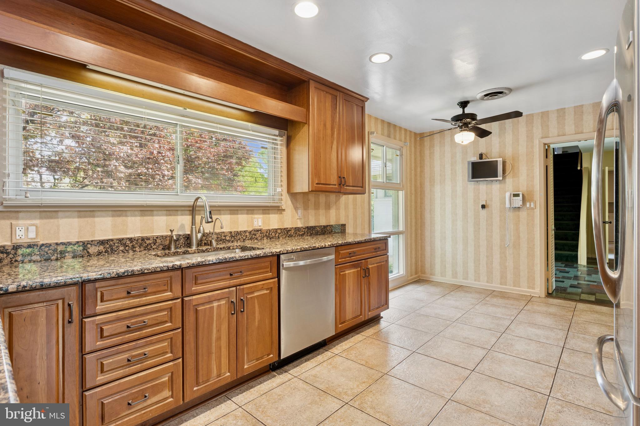 LONG MEADOW ESTATES - Residential