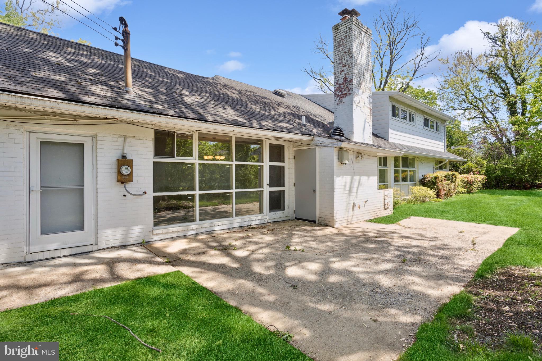 LONG MEADOW ESTATES - Residential